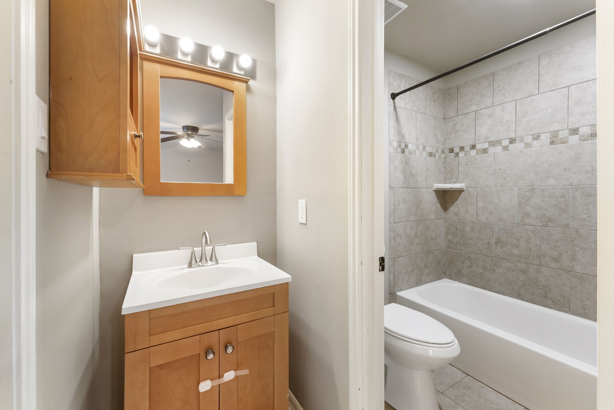 1010 E Red Cedar Circle Property Photo 17