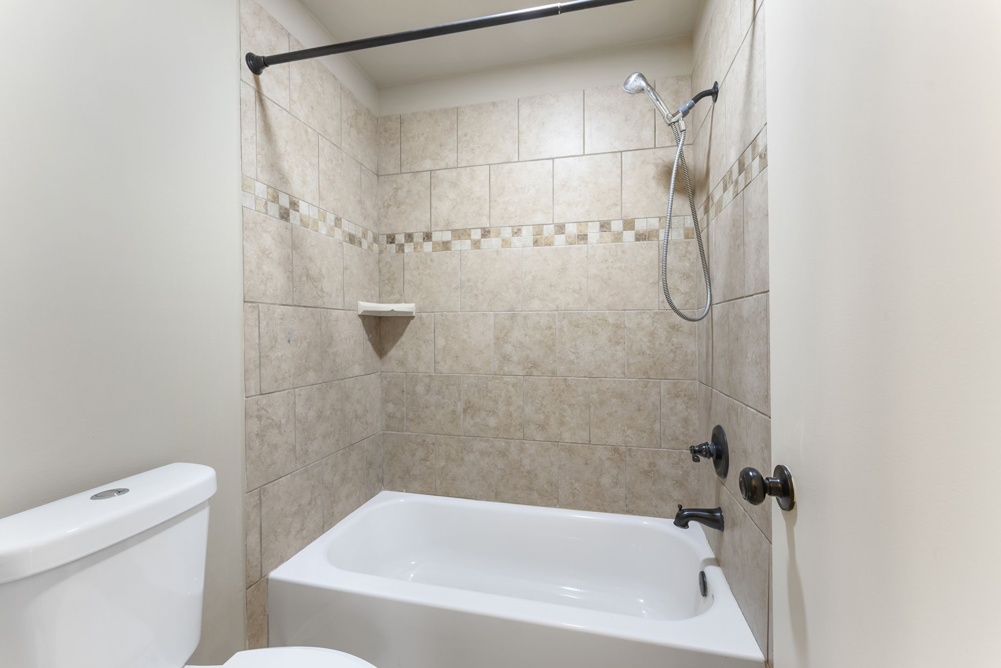1010 E Red Cedar Circle Property Photo 18