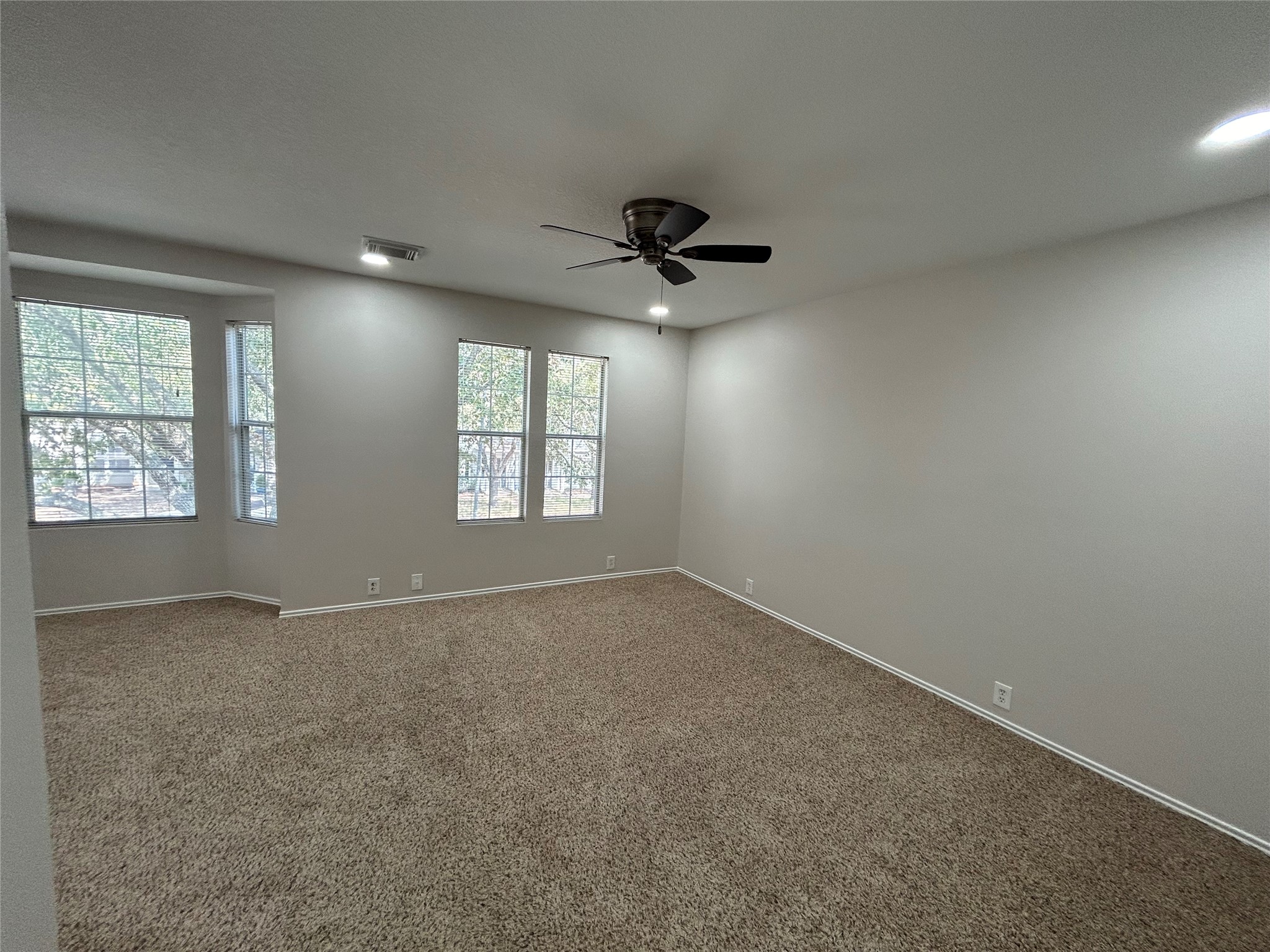 16851 Pine Castle Drive Property Photo 3