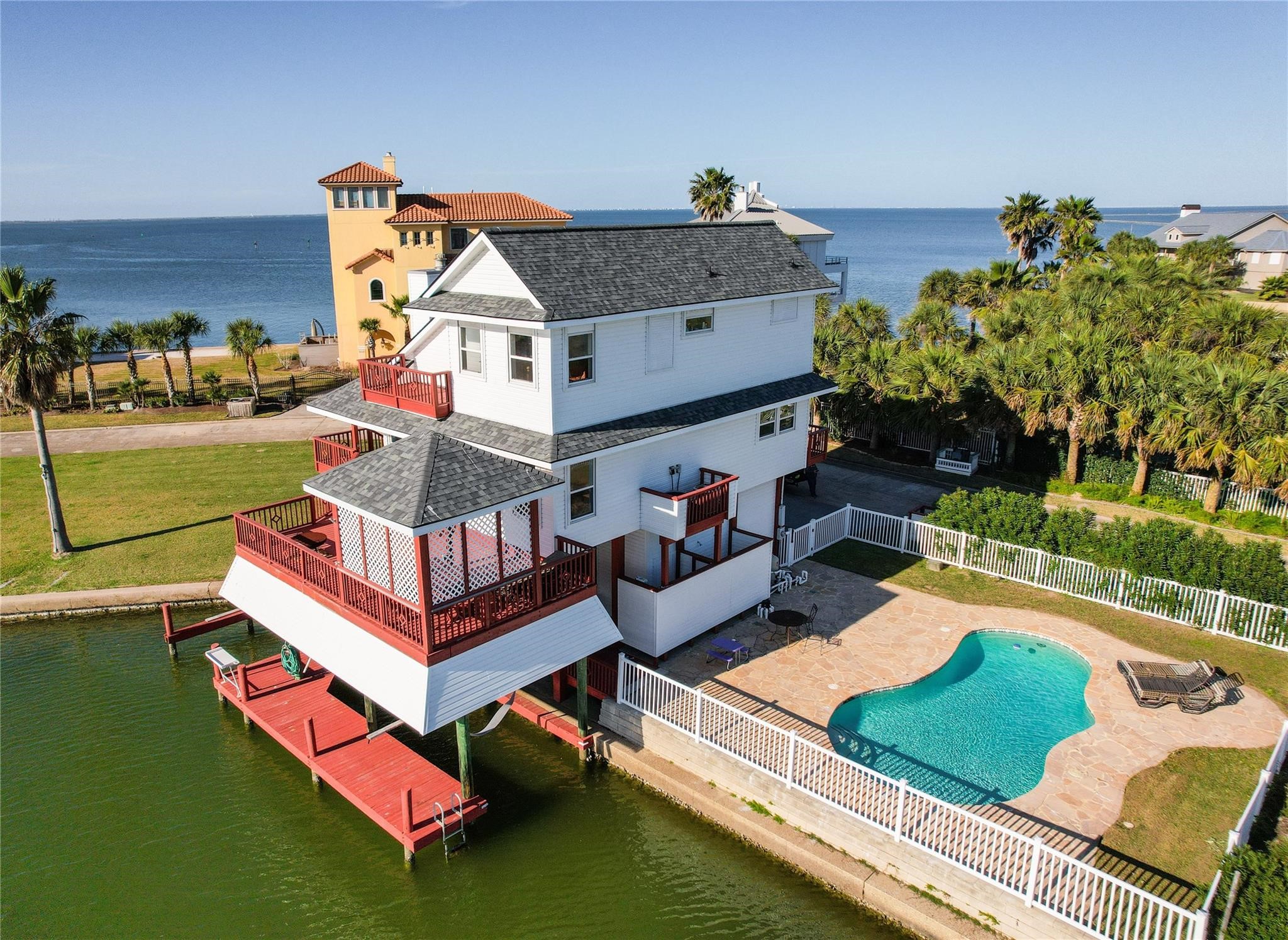 16619 Bayfront Drive Property Photo 1