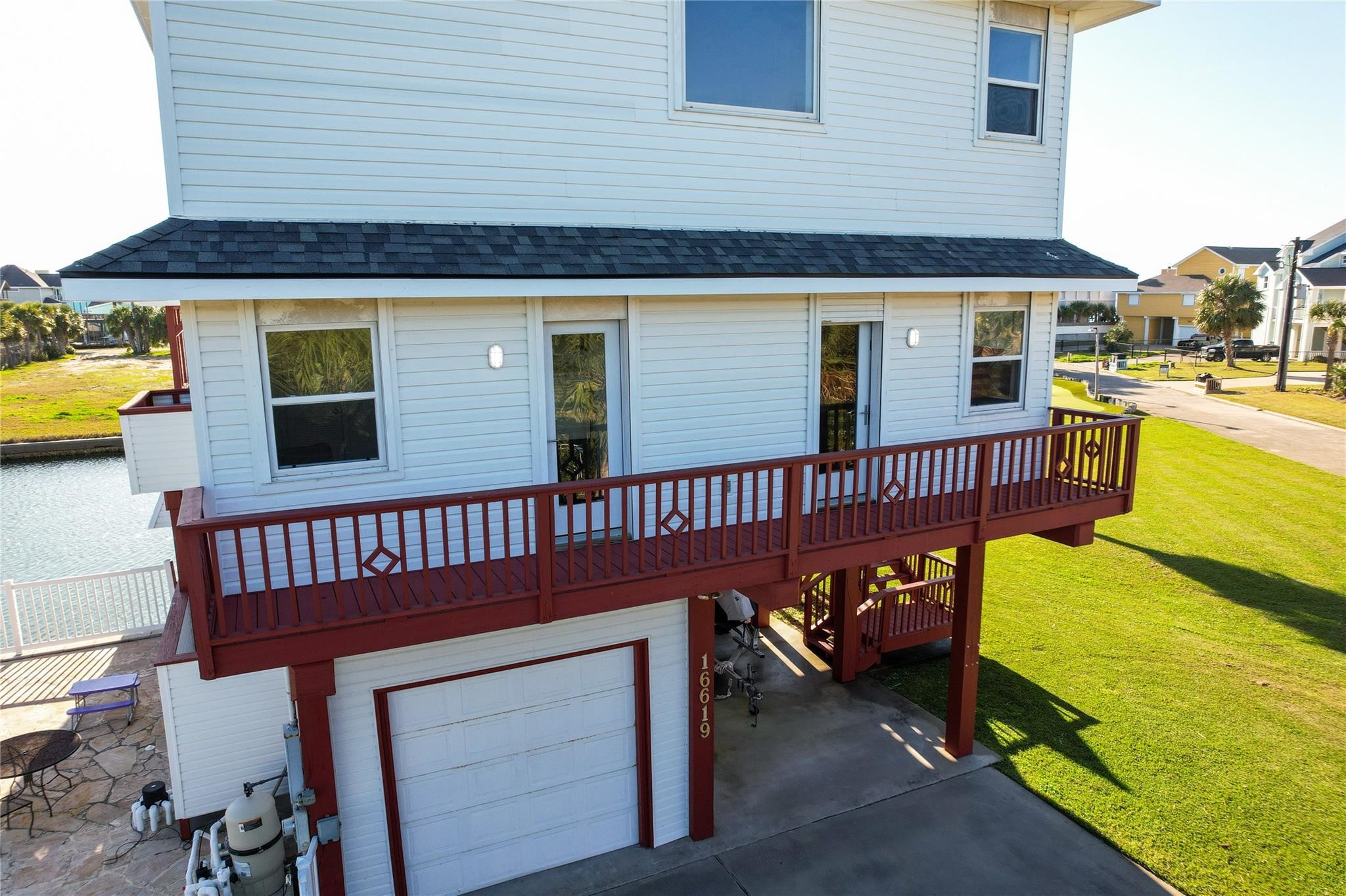 16619 Bayfront Drive Property Photo 3