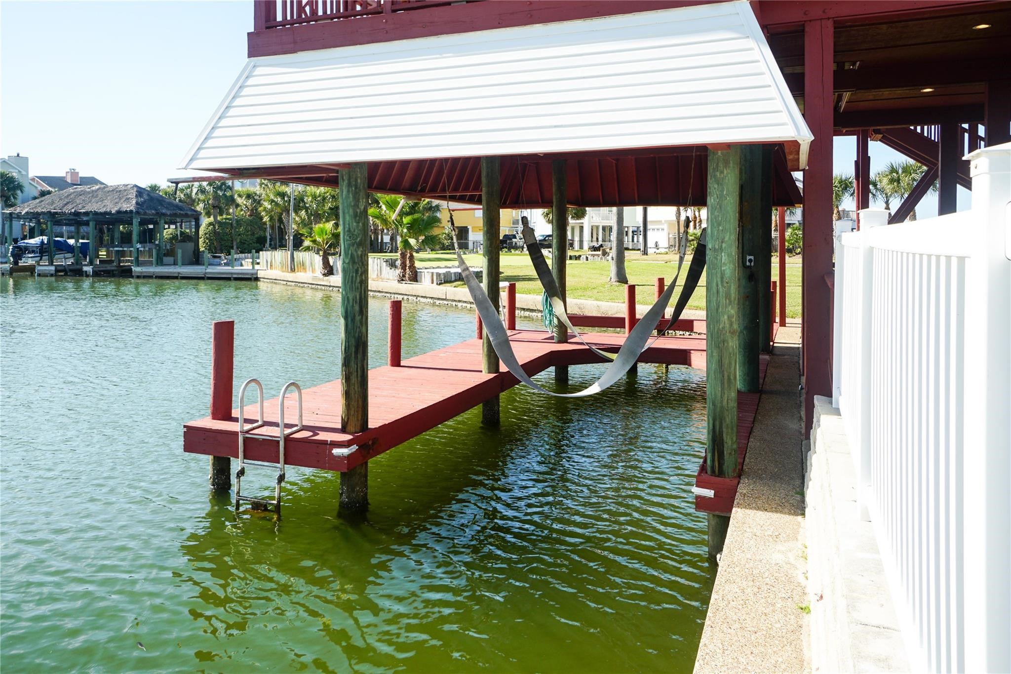 16619 Bayfront Drive Property Photo 9