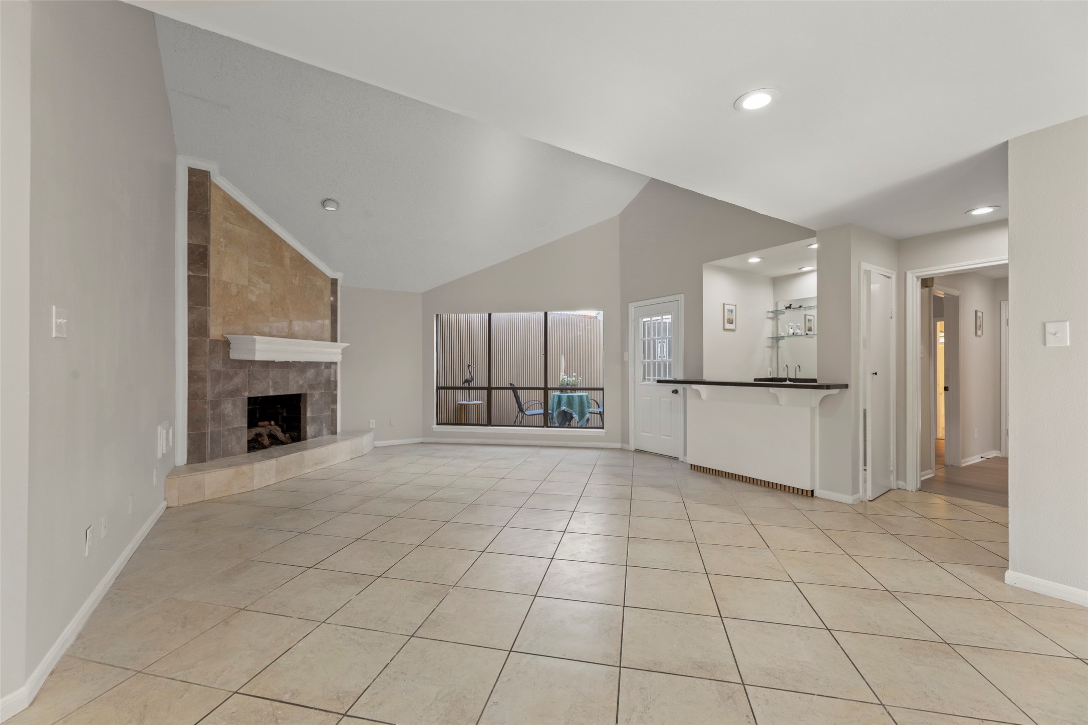 9614 Langdon Lane Property Photo 4