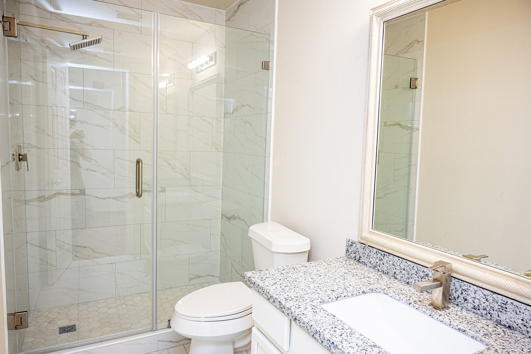 13758 Maximos Drive Property Photo 17