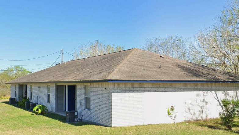 402 Hinojosa Dr Property Photo 3
