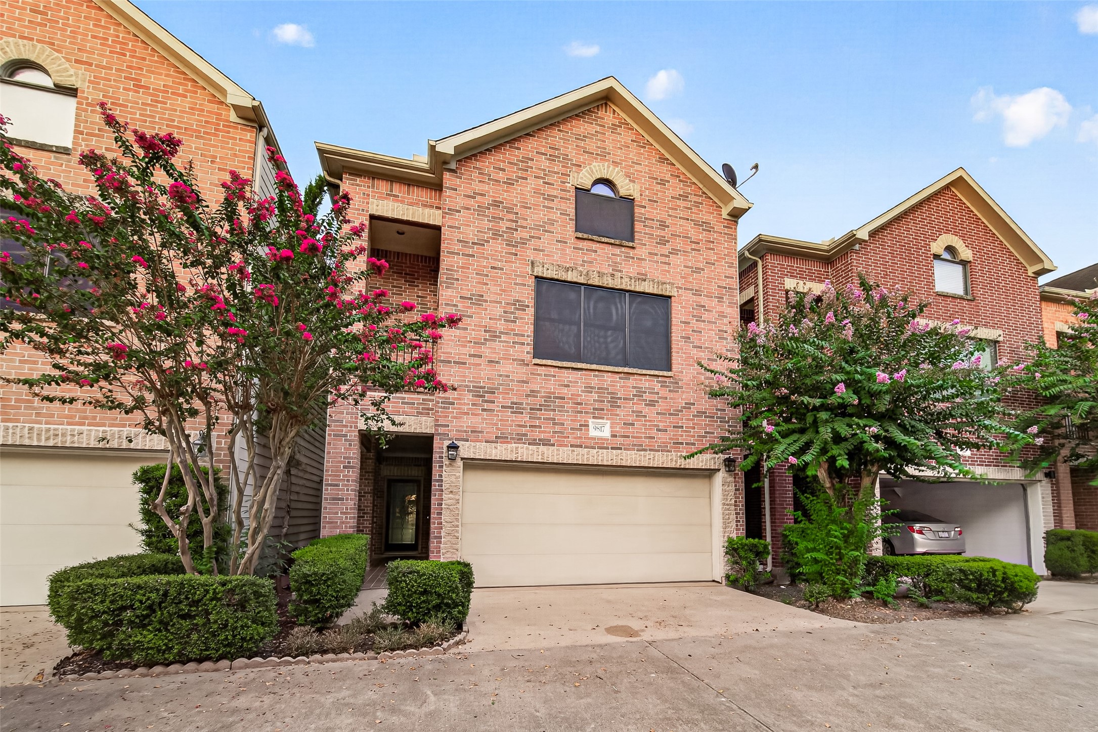 9817 Marlink Property Photo 3