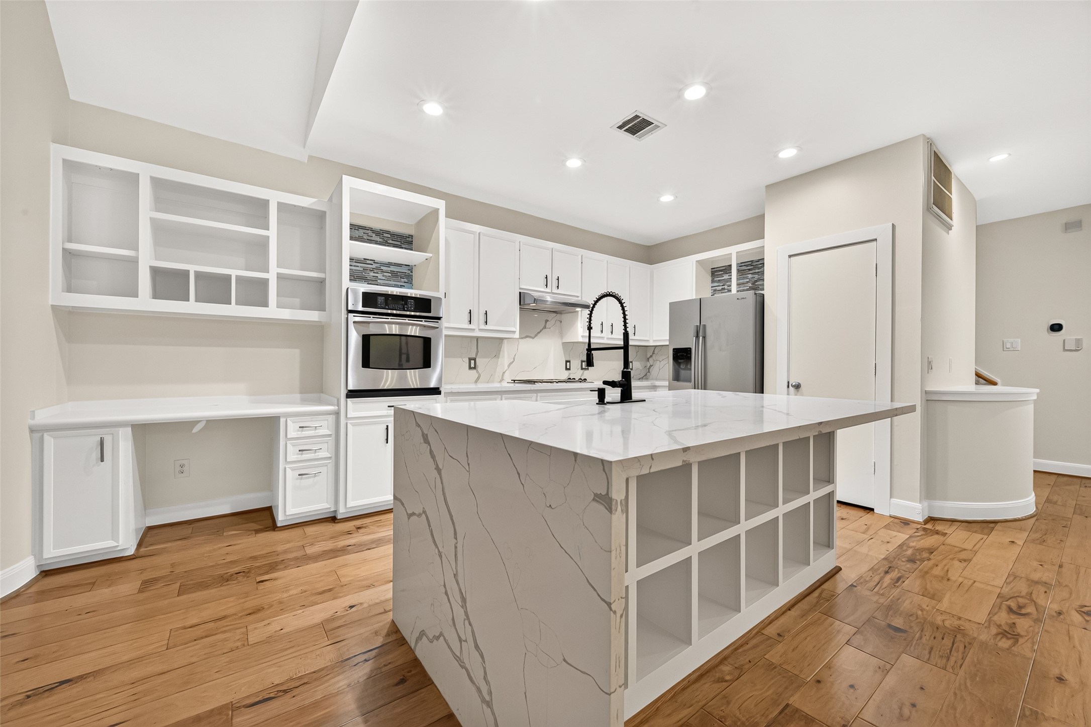 9817 Marlink Property Photo 16