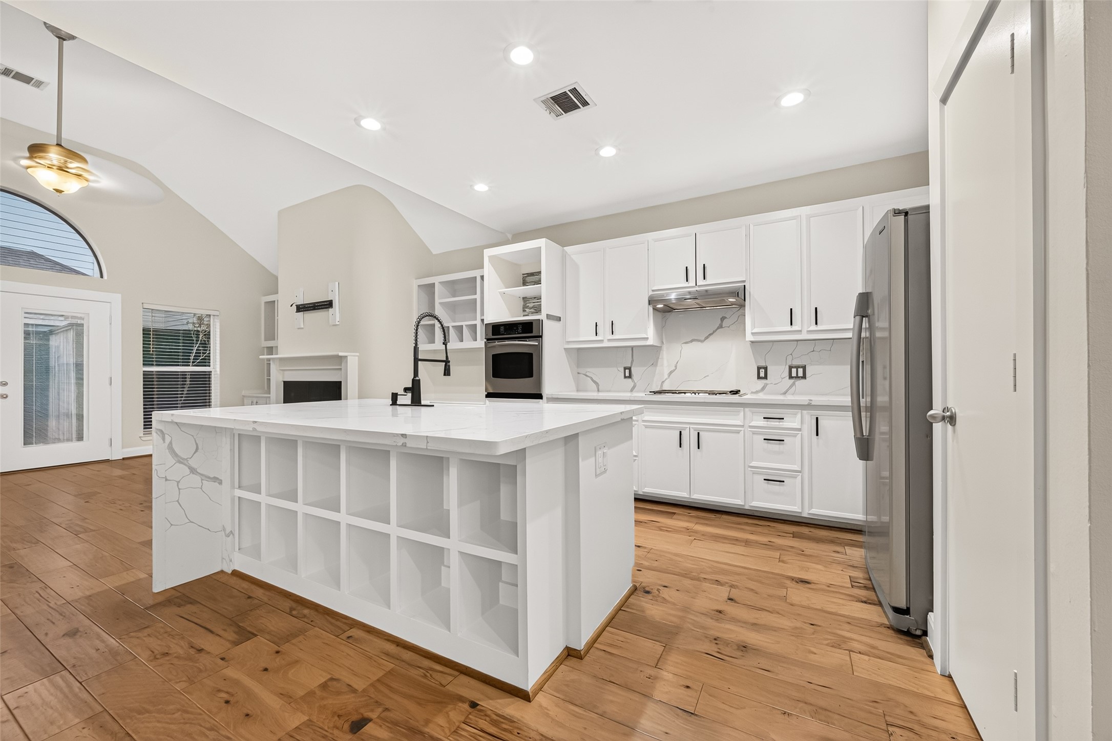 9817 Marlink Property Photo 18