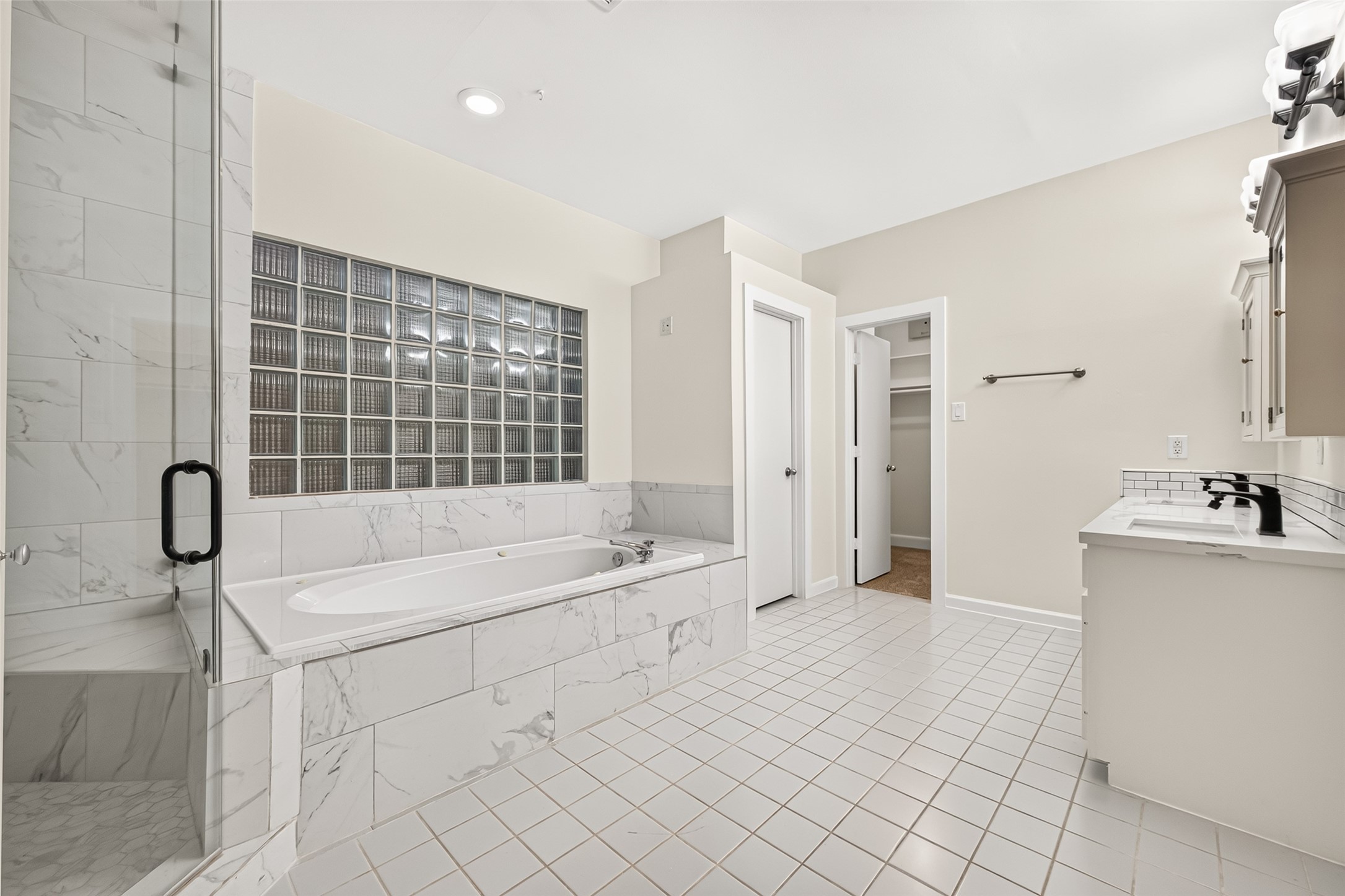 9817 Marlink Property Photo 33