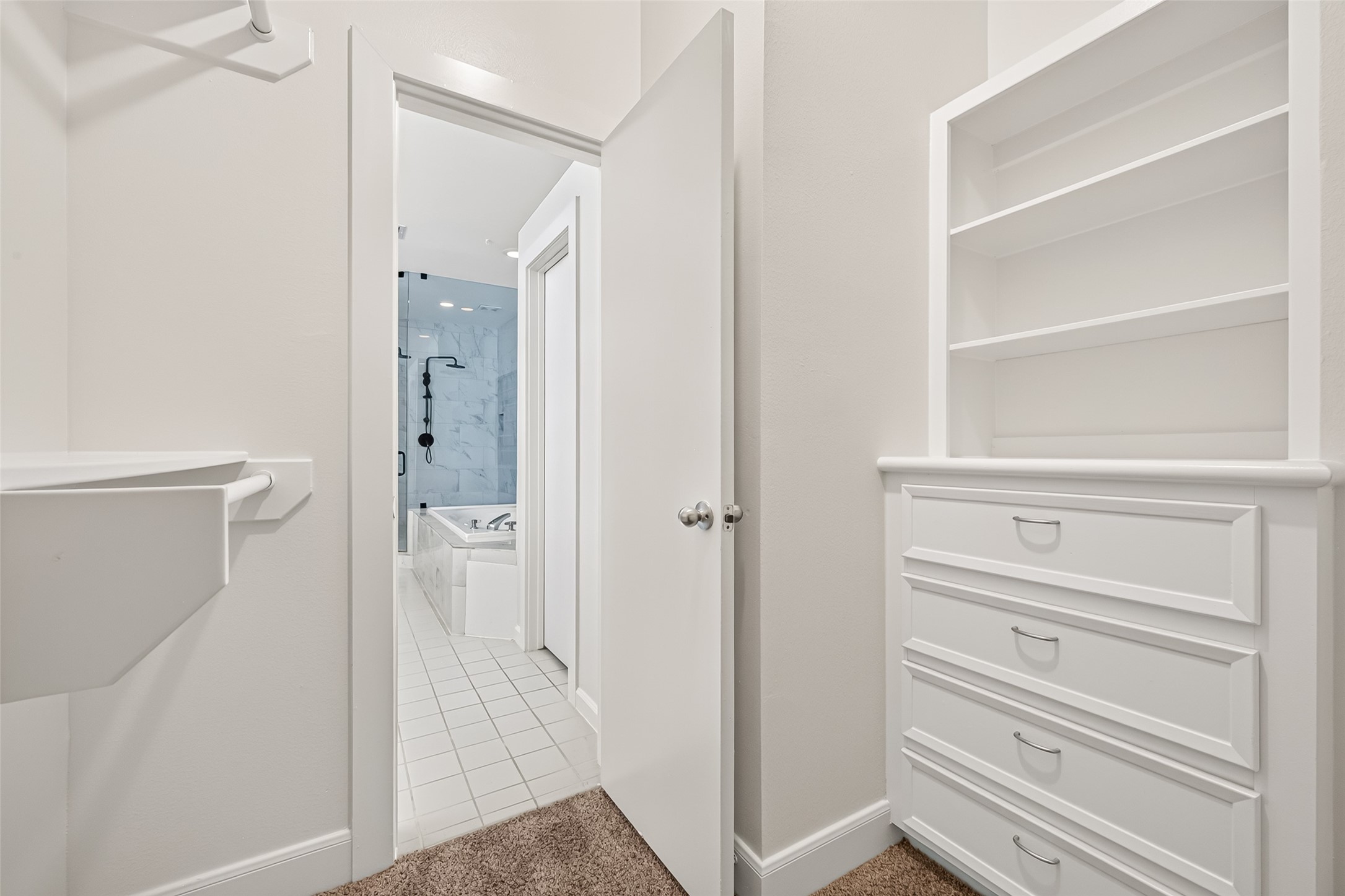9817 Marlink Property Photo 38