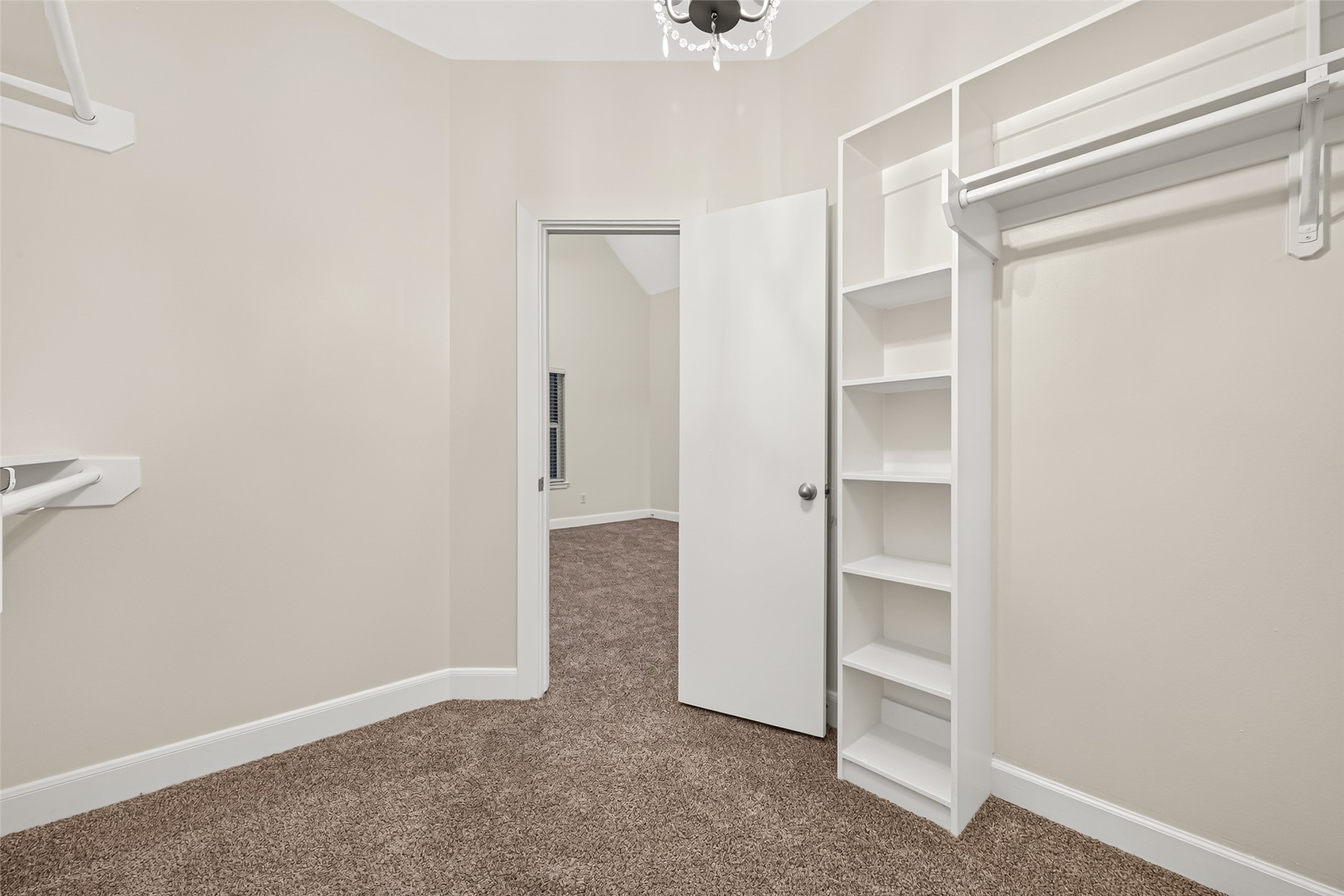 9817 Marlink Property Photo 40
