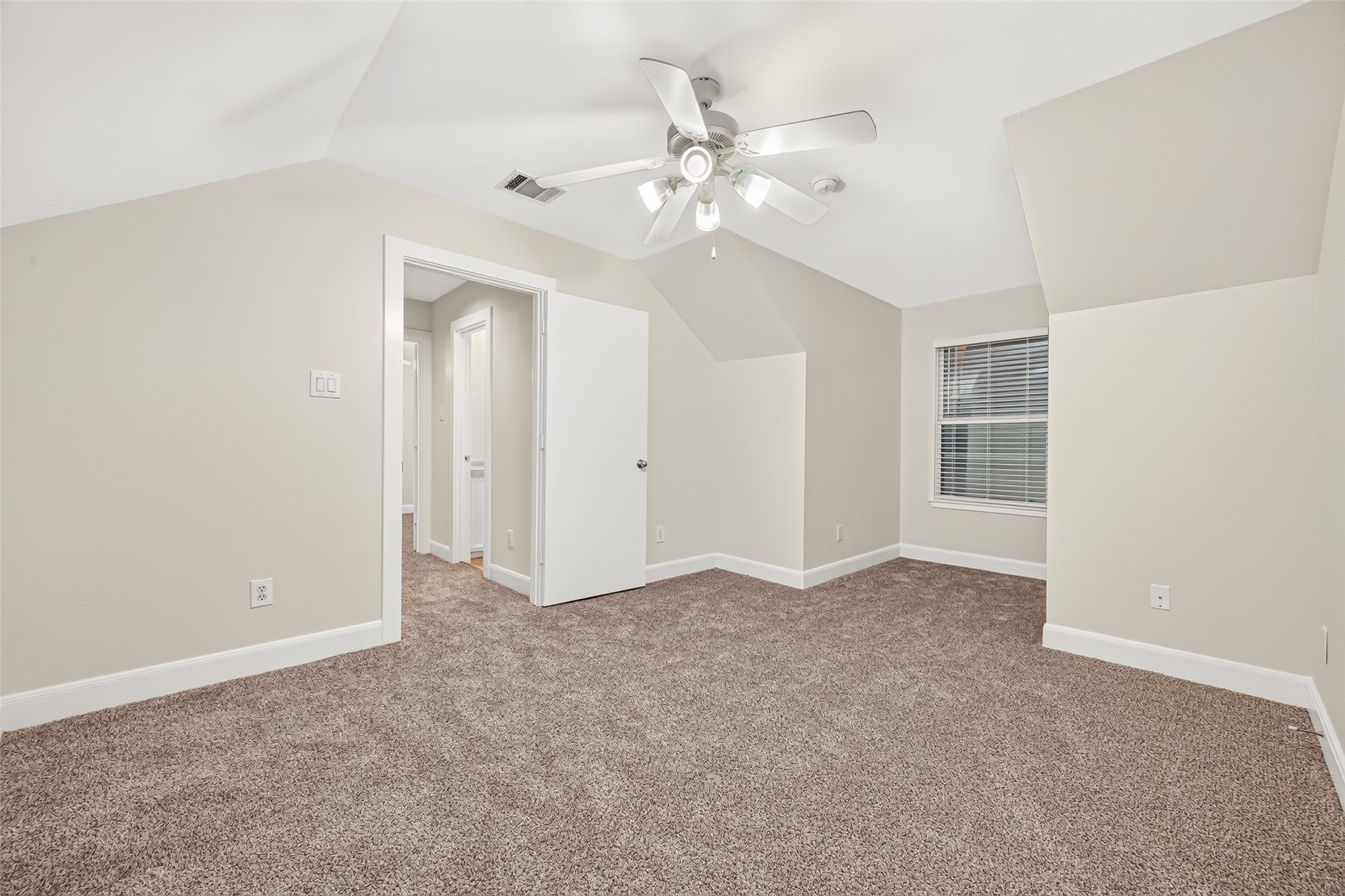 9817 Marlink Property Photo 42