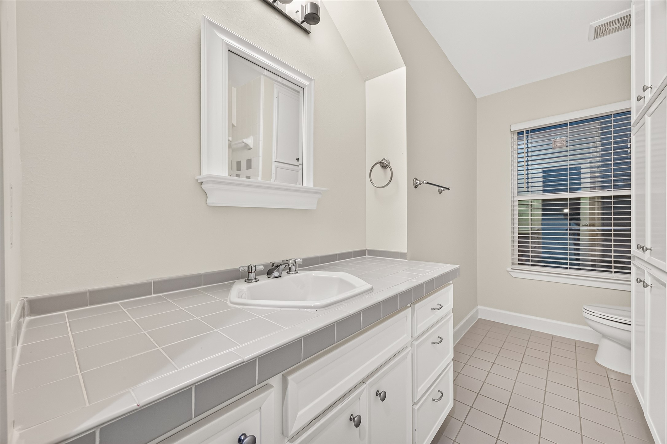 9817 Marlink Property Photo 43