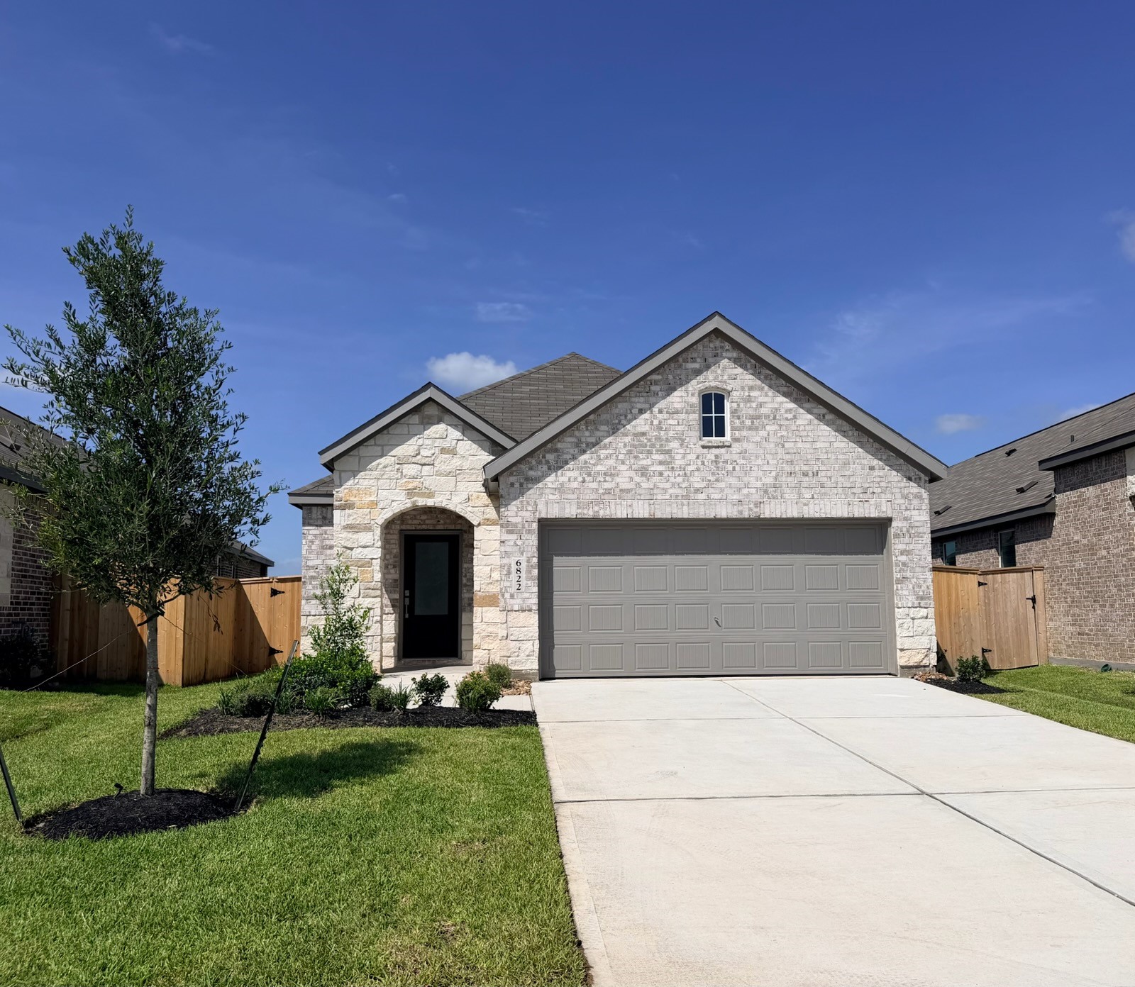 6822 Papillon Lane Property Photo 1