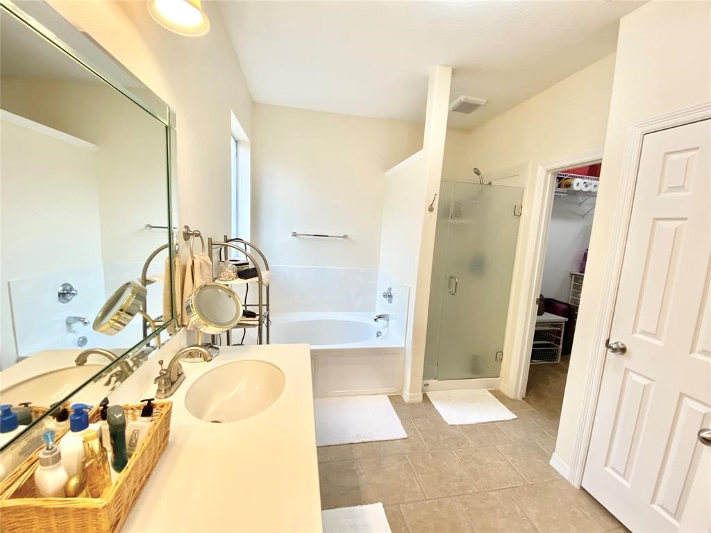 17518 Stamford Oaks Drive Property Photo 25