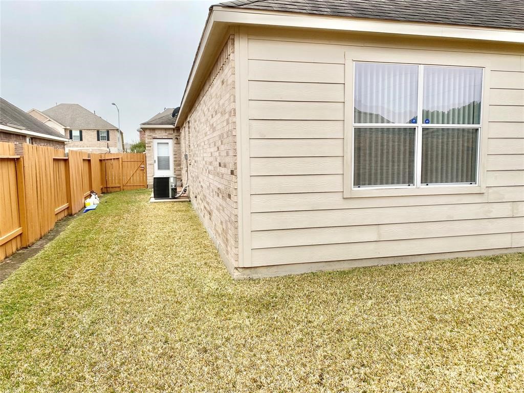 17518 Stamford Oaks Drive Property Photo 41