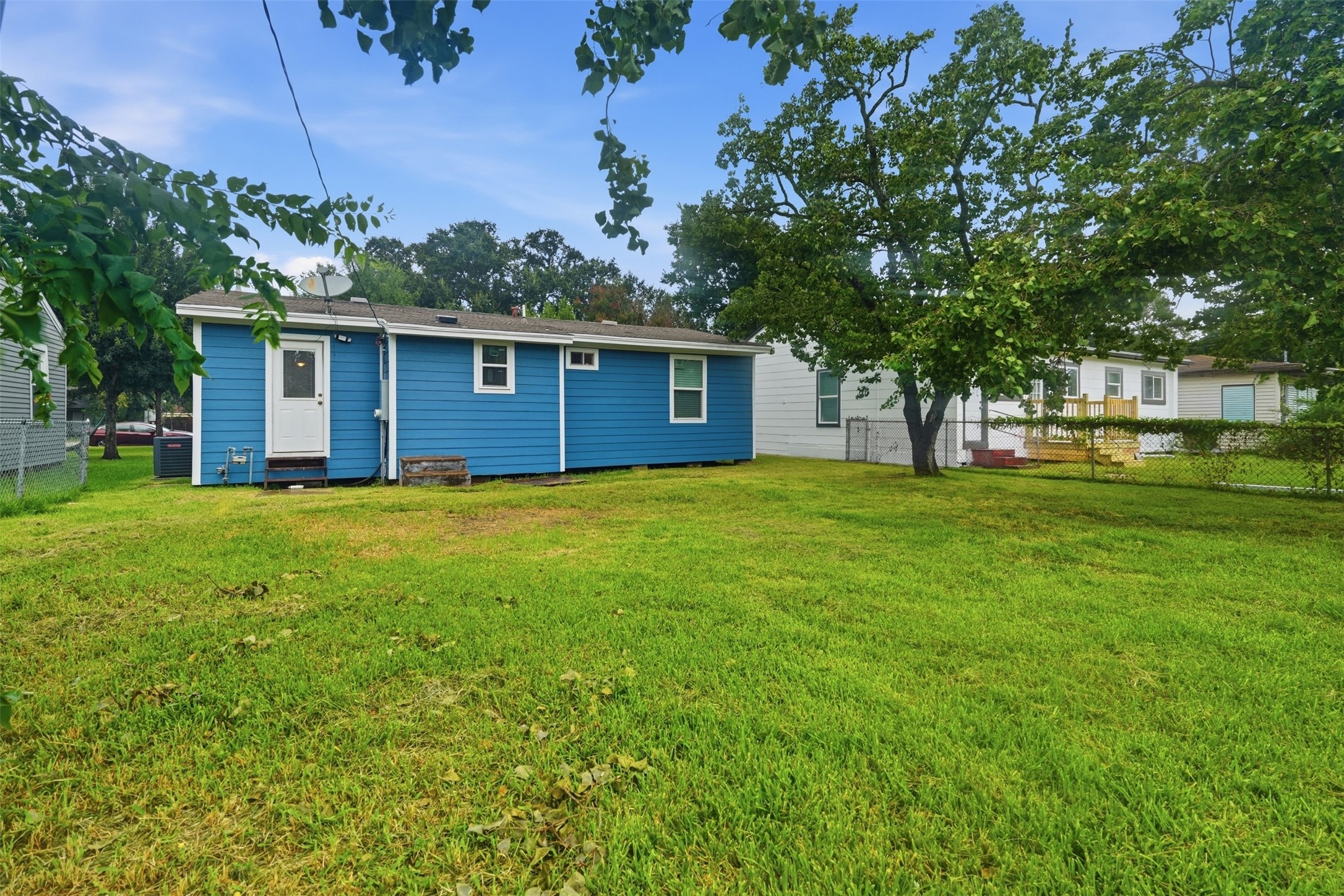 225 19th Avenue N Property Photo 19