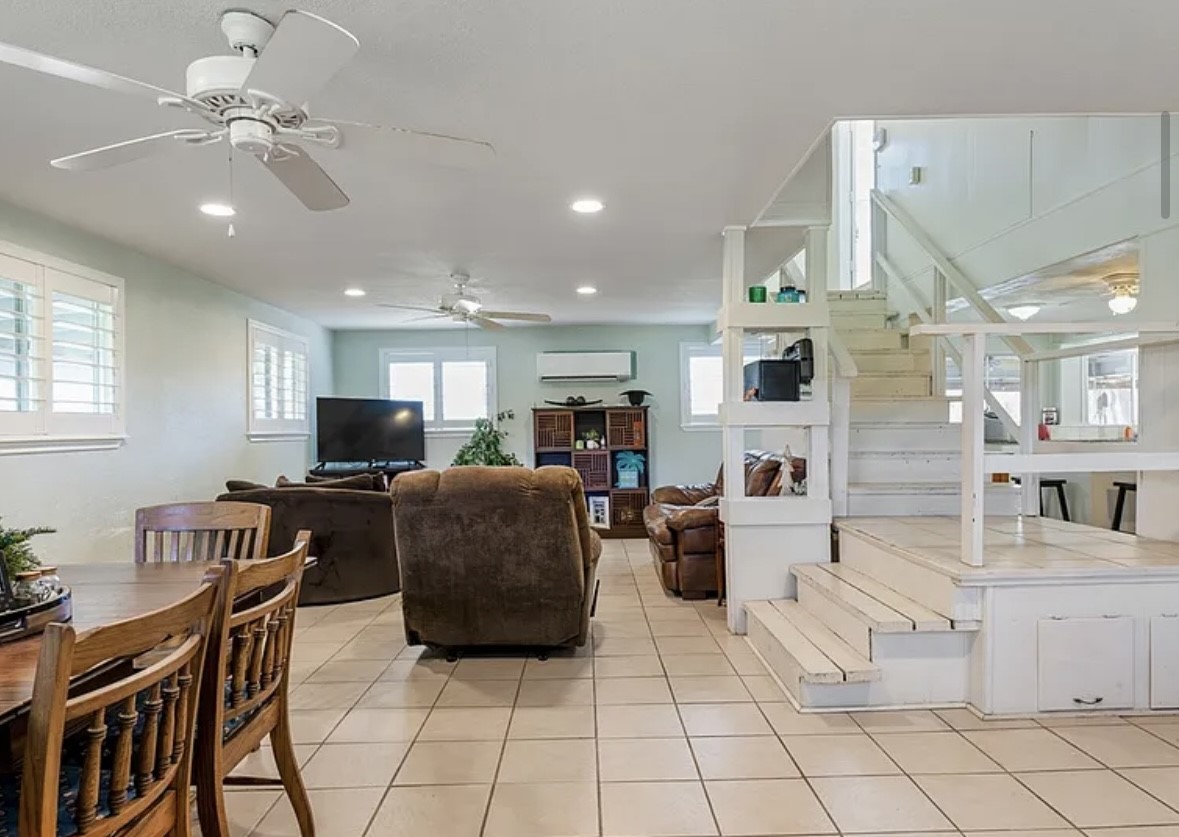 909 Private Road 652 Property Photo 4