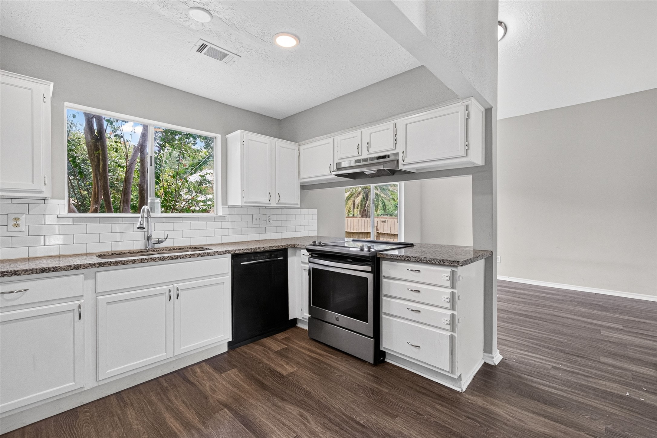 1808 Presidio Street Property Photo 9