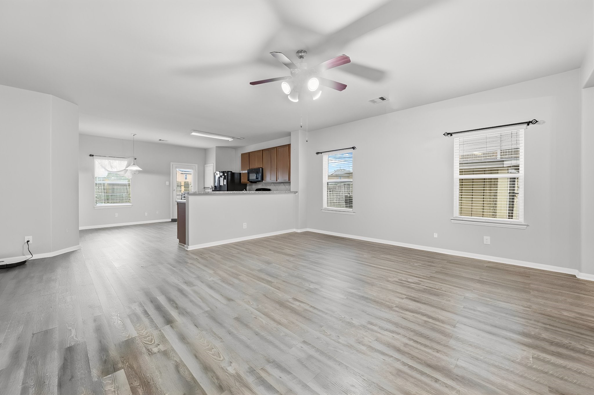 7738 Foxwaithe Lane Property Photo 4