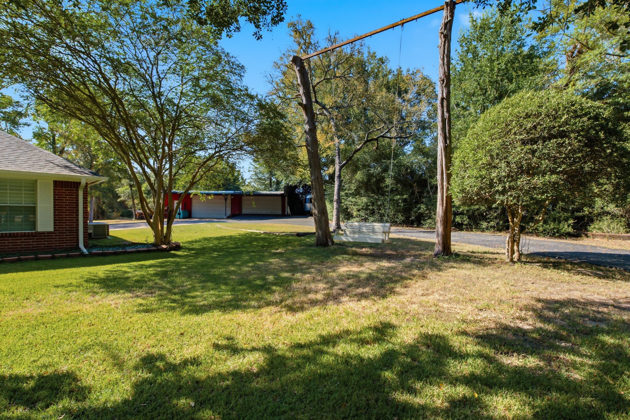 457 Shady Creek Drive Property Photo 4