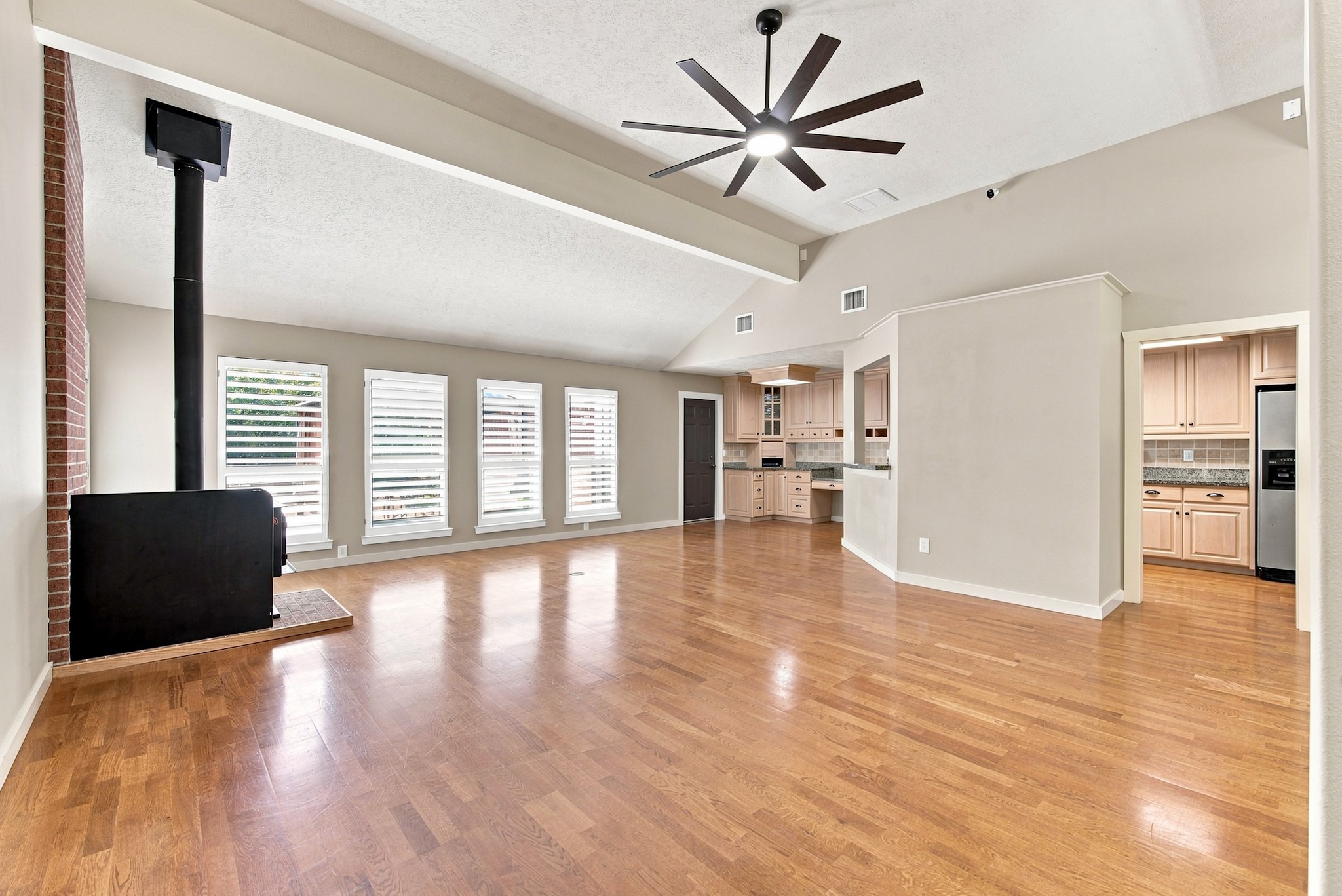 457 Shady Creek Drive Property Photo 5