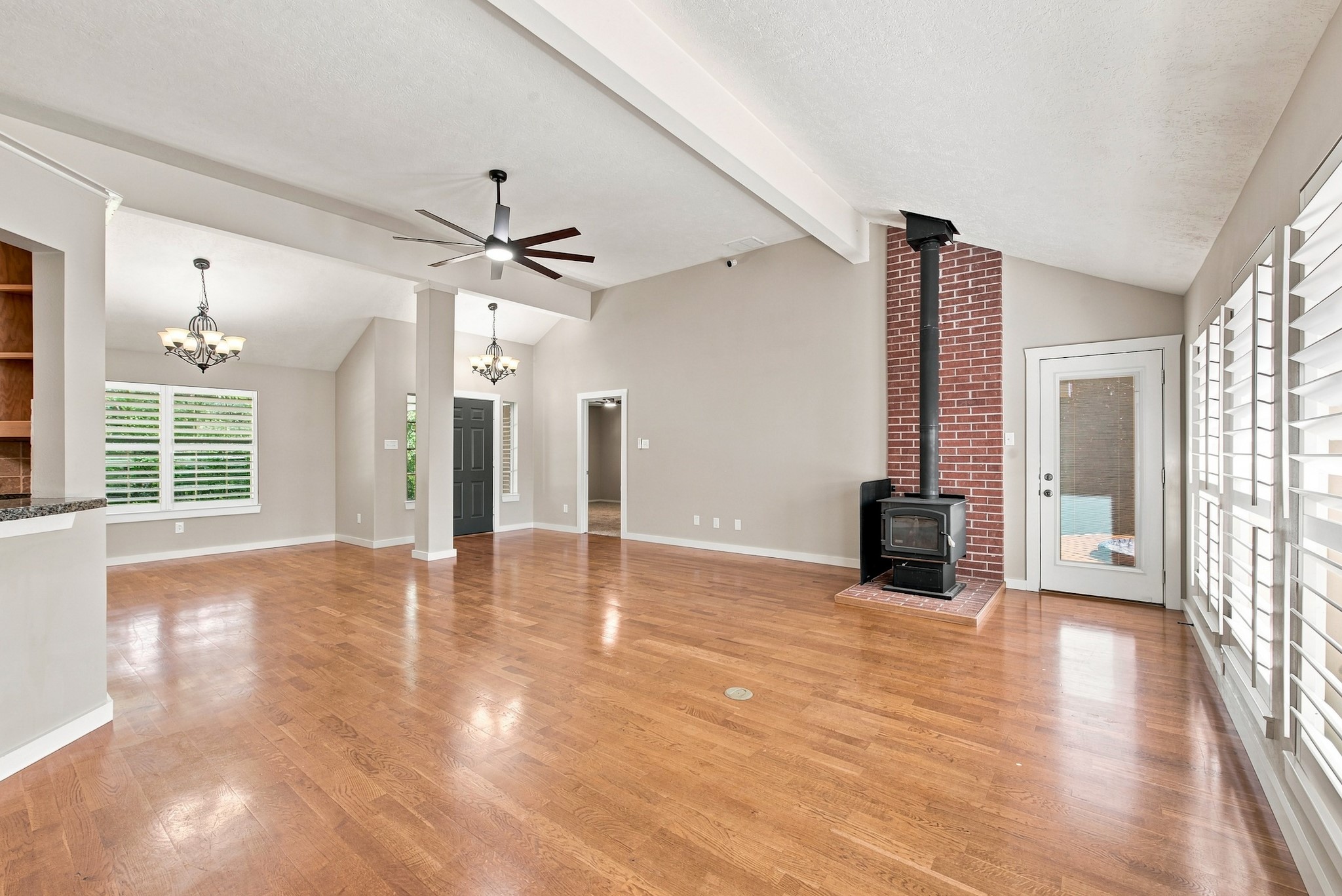 457 Shady Creek Drive Property Photo 6