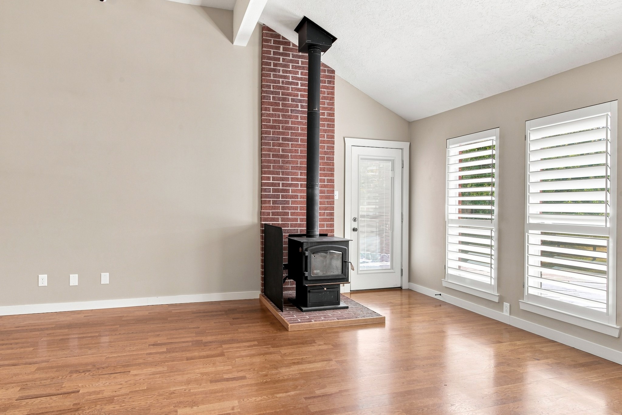 457 Shady Creek Drive Property Photo 12