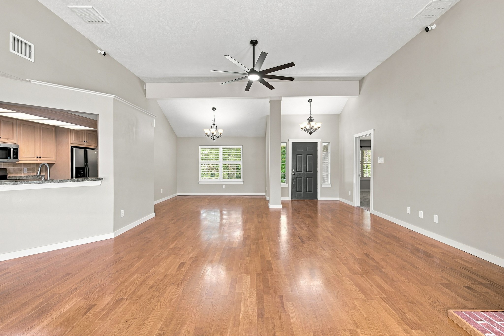 457 Shady Creek Drive Property Photo 13