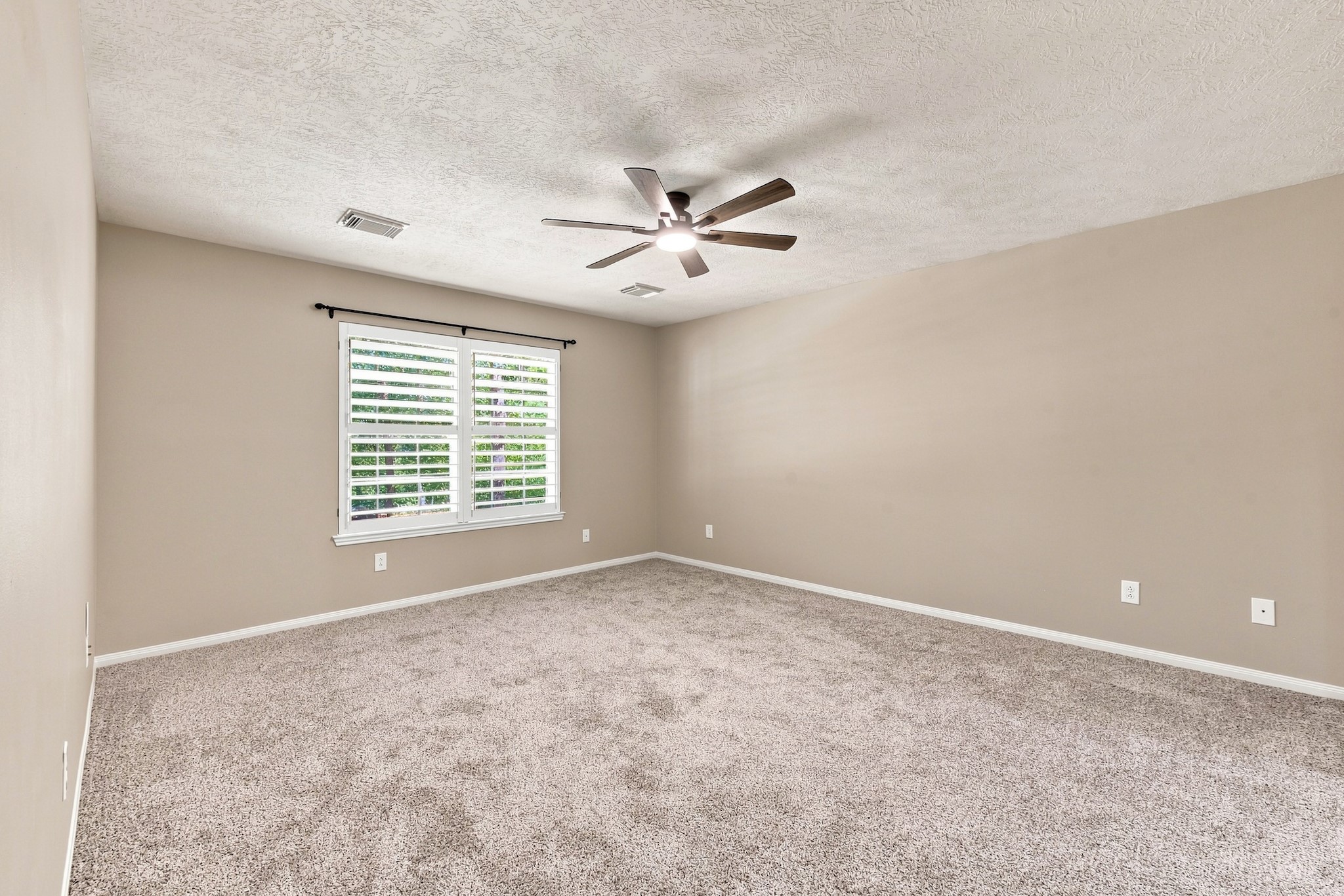 457 Shady Creek Drive Property Photo 14
