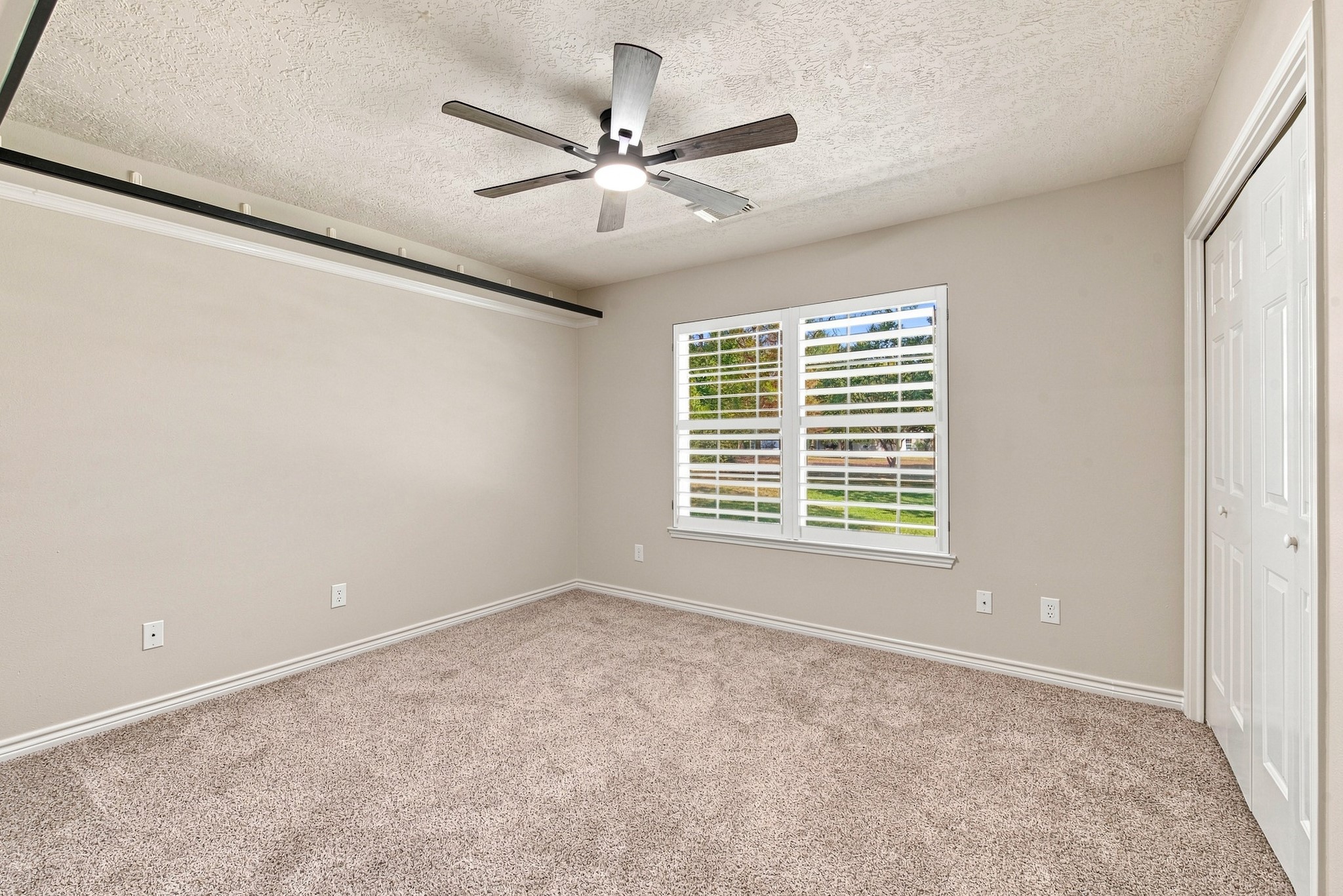 457 Shady Creek Drive Property Photo 22