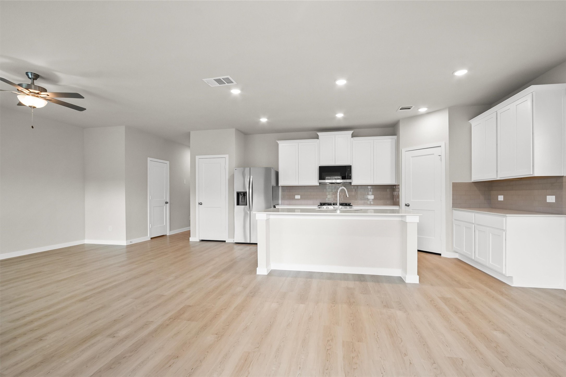 7746 Bergamot Circle Property Photo 4