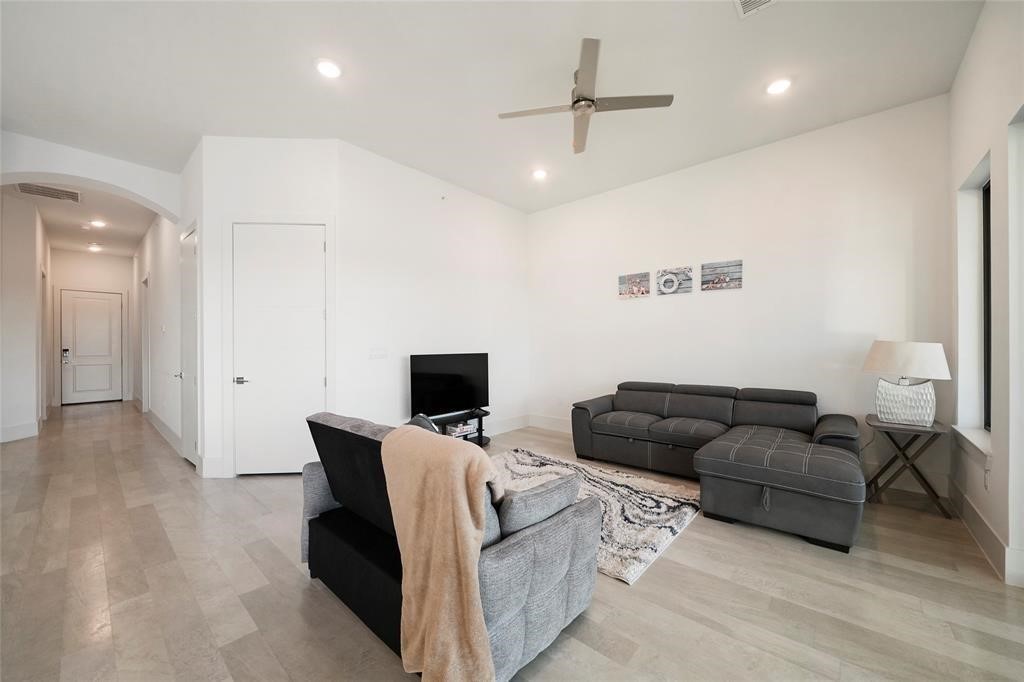 199 Waterpoint Court 405 Property Photo 11