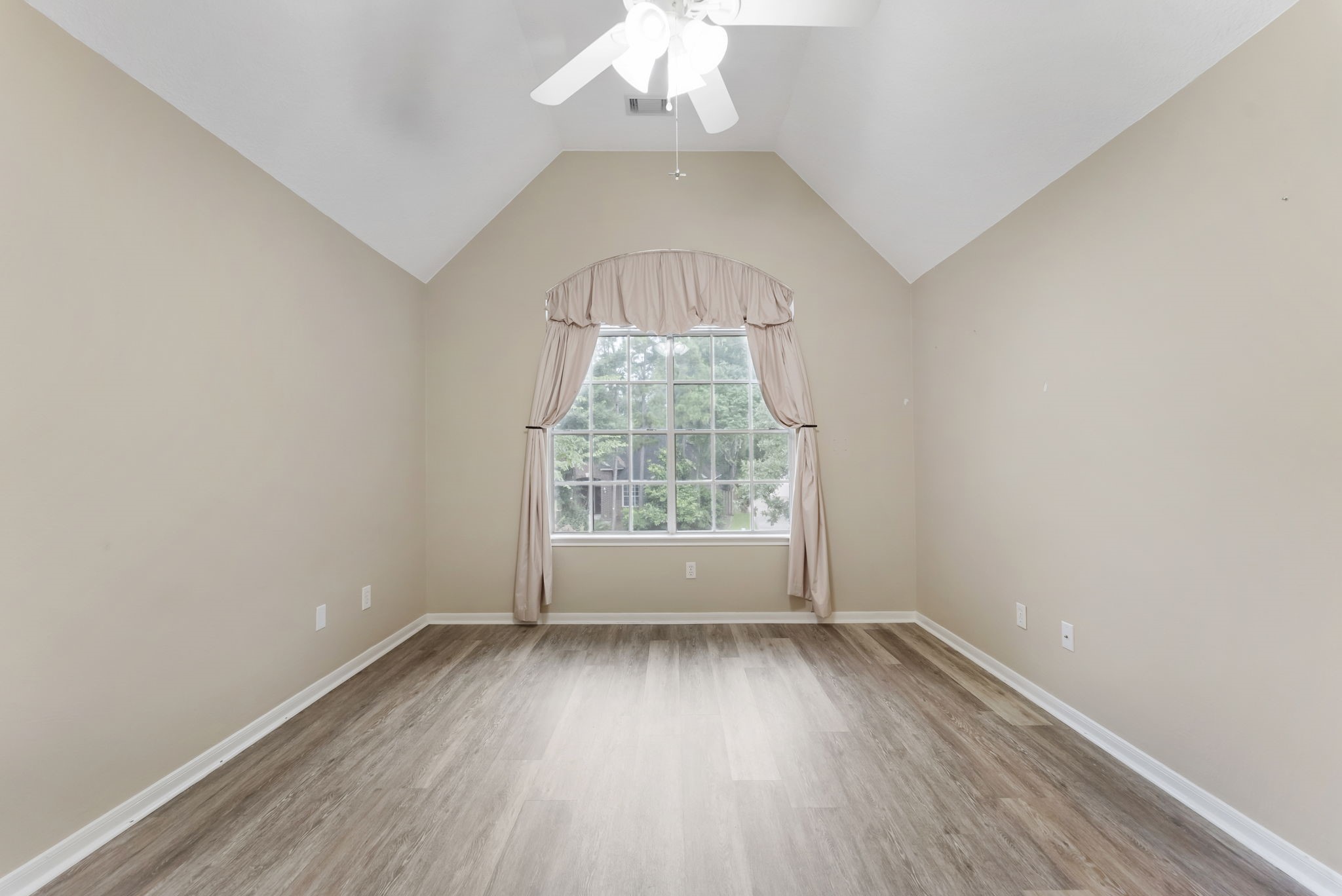 126 Wisteria Walk Circle Property Photo 43