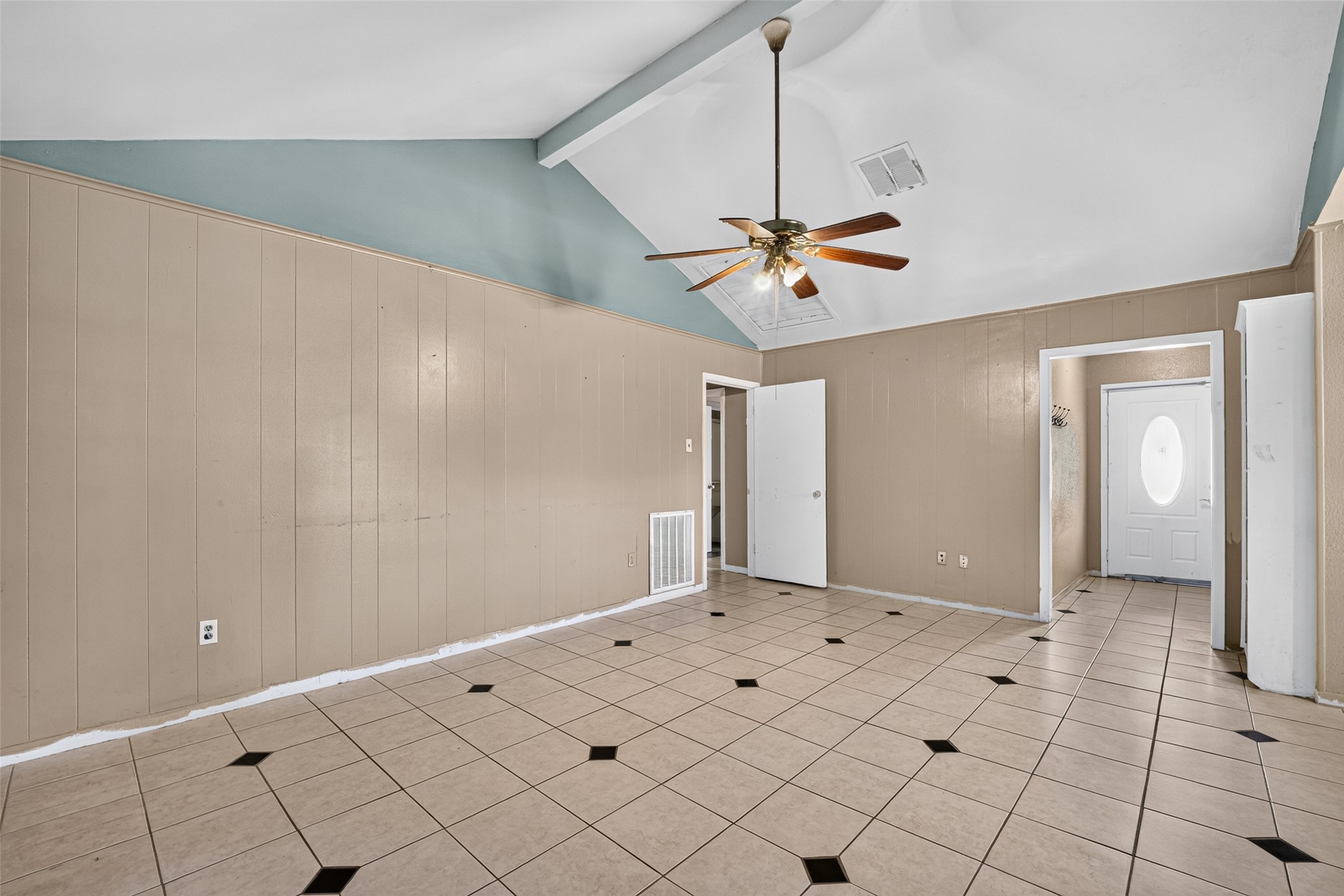 7003 Sandswept Lane Property Photo 5