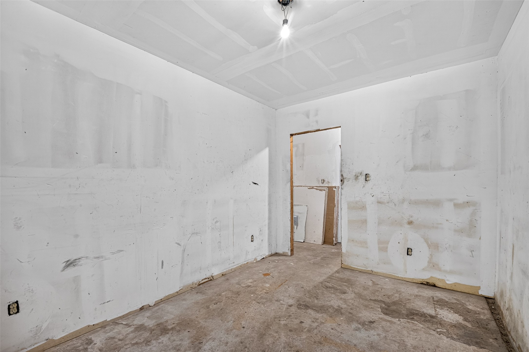 7003 Sandswept Lane Property Photo 43
