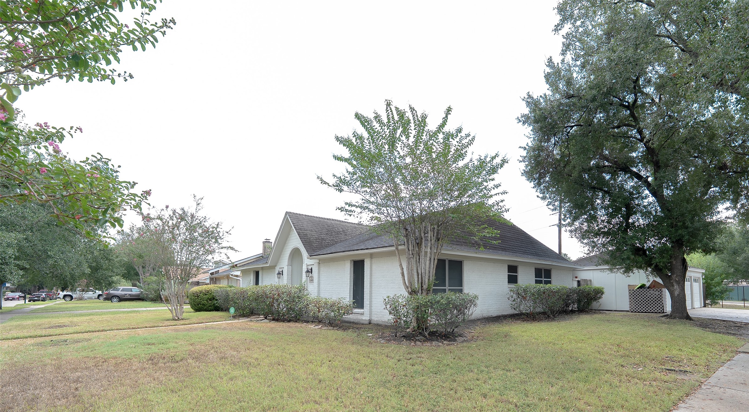 15931 Boulder Oaks Drive Property Photo 3