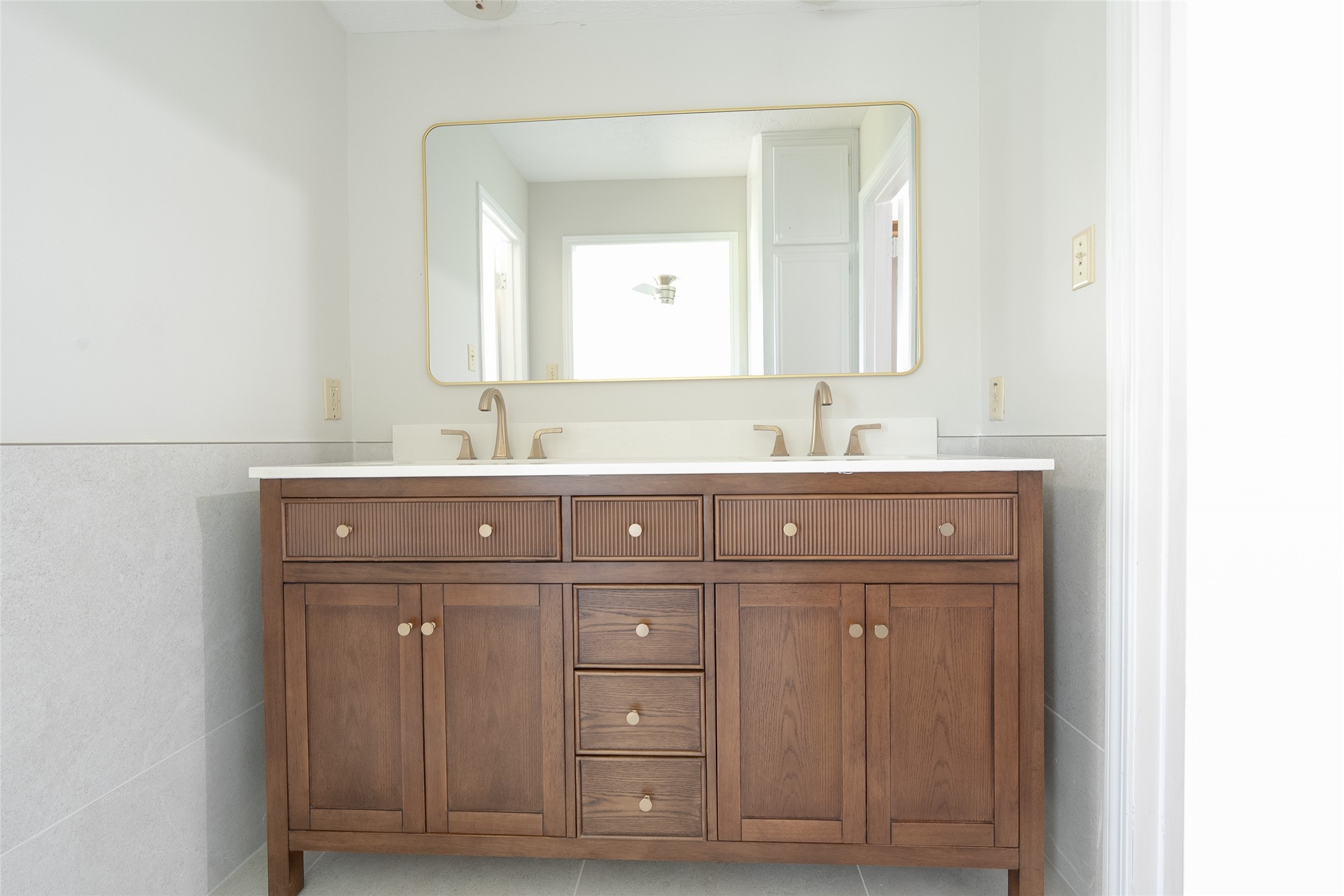 15931 Boulder Oaks Drive Property Photo 8