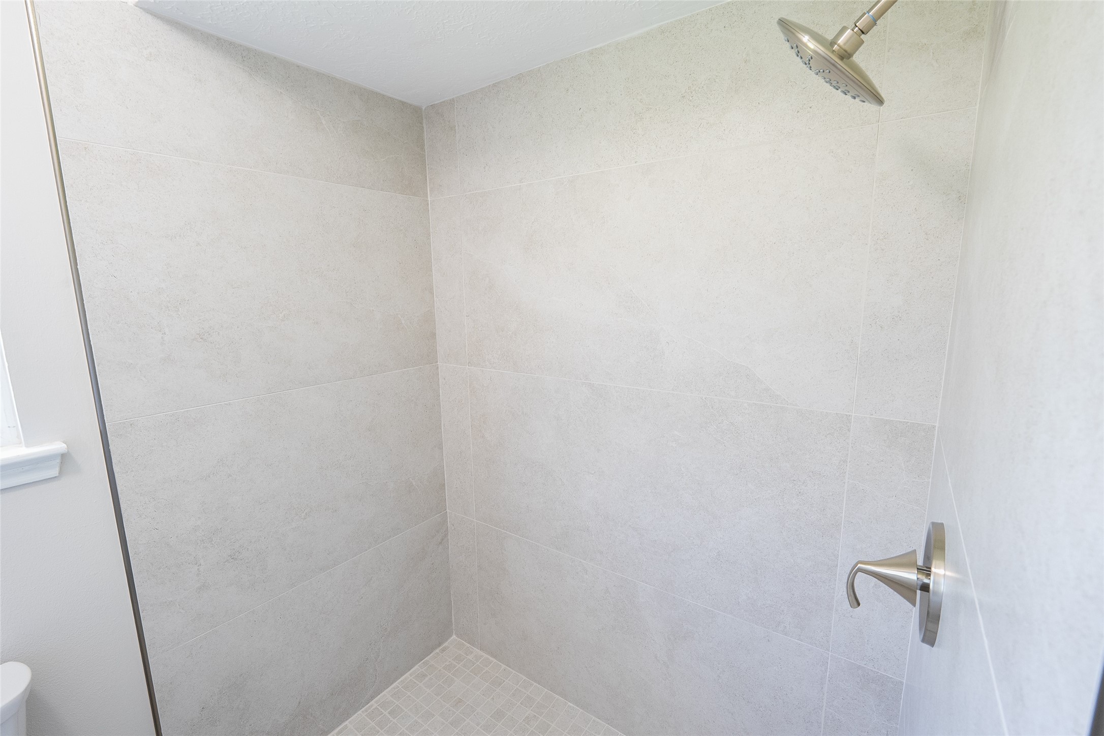 15931 Boulder Oaks Drive Property Photo 9