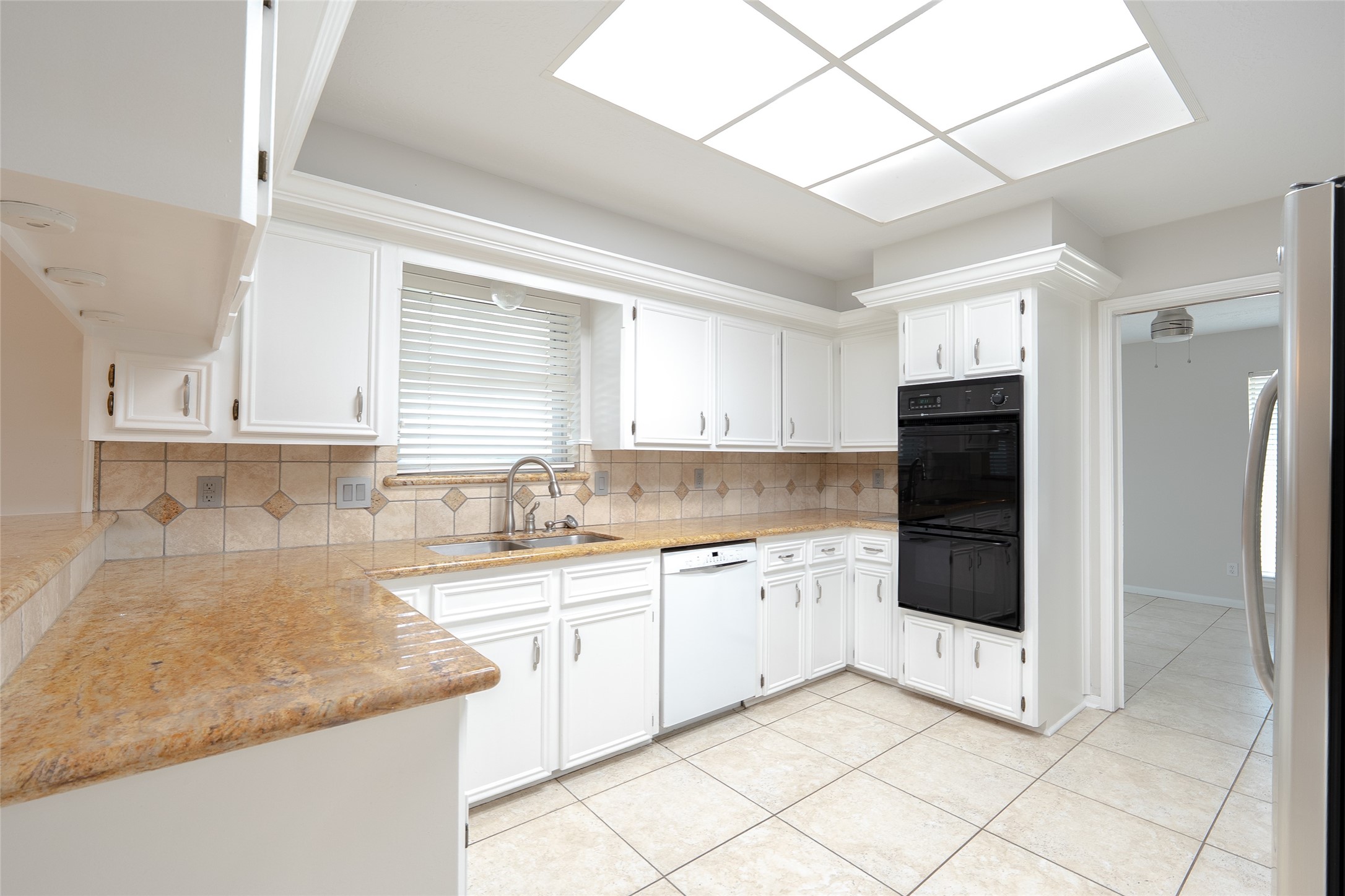 15931 Boulder Oaks Drive Property Photo 17