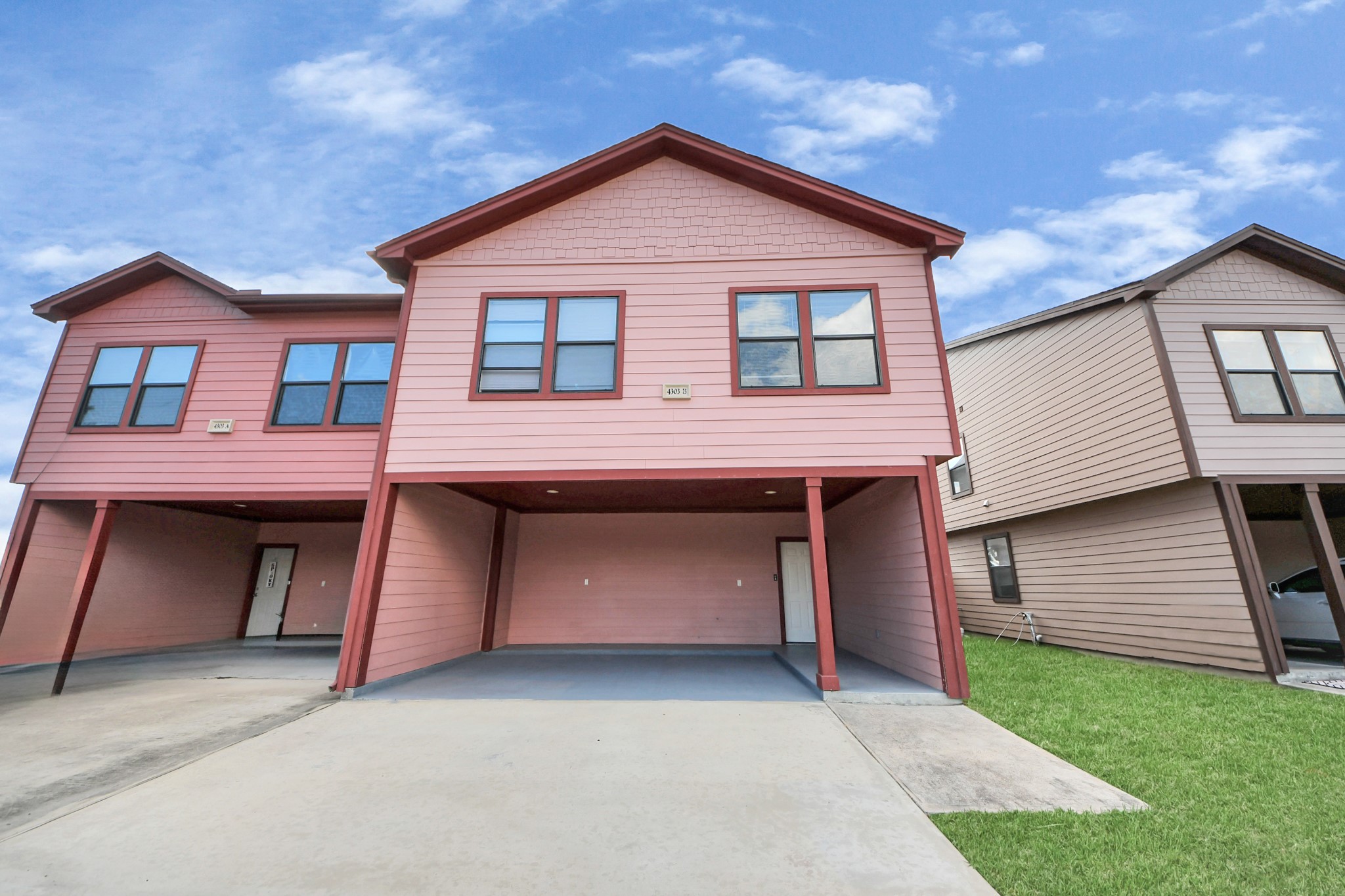 4311 Oak Ridge Drive B Property Photo 1
