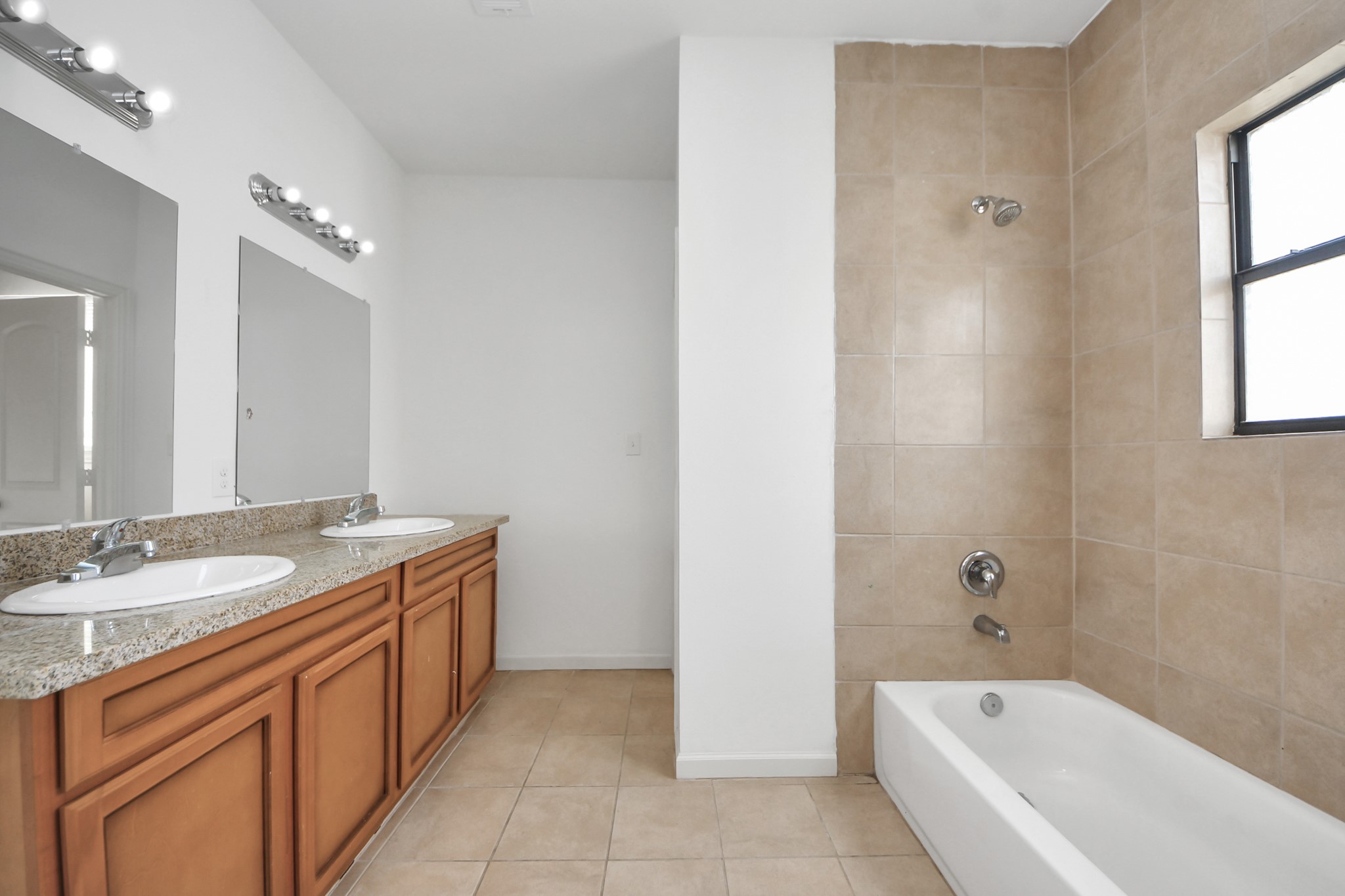 4311 Oak Ridge Drive B Property Photo 12