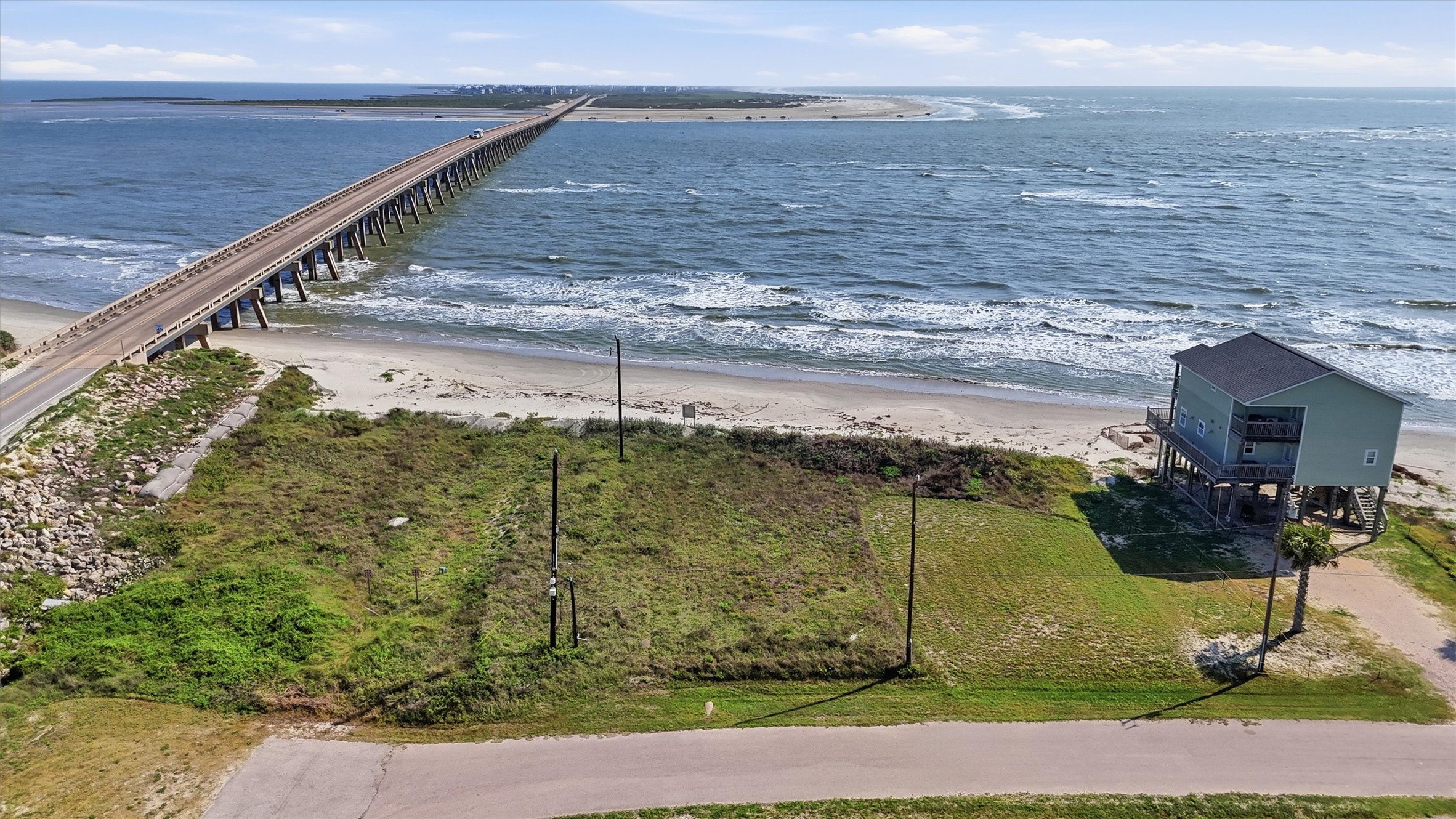 13238 Gulf Beach Dr Property Photo 3