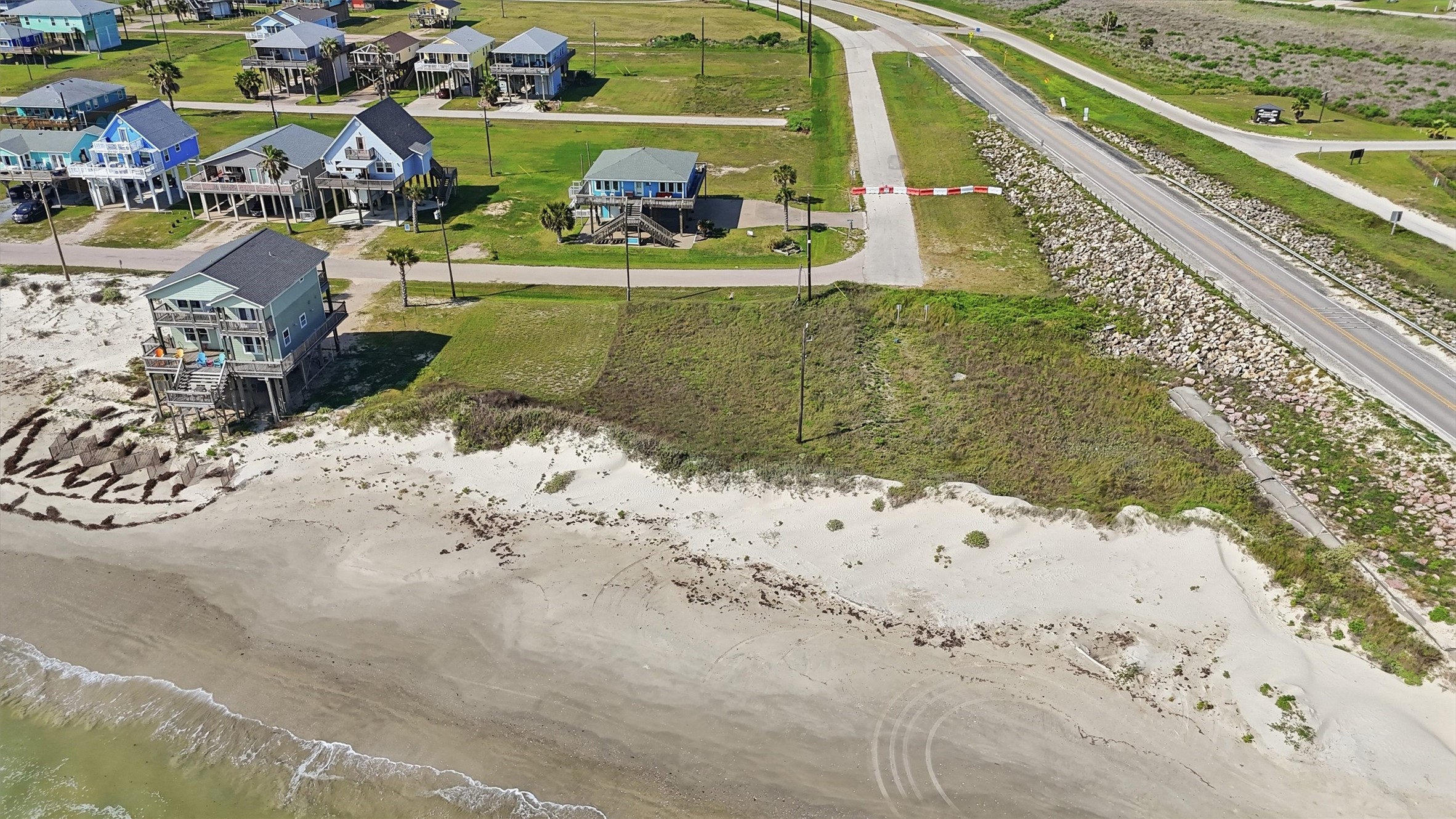 13238 Gulf Beach Dr Property Photo 7