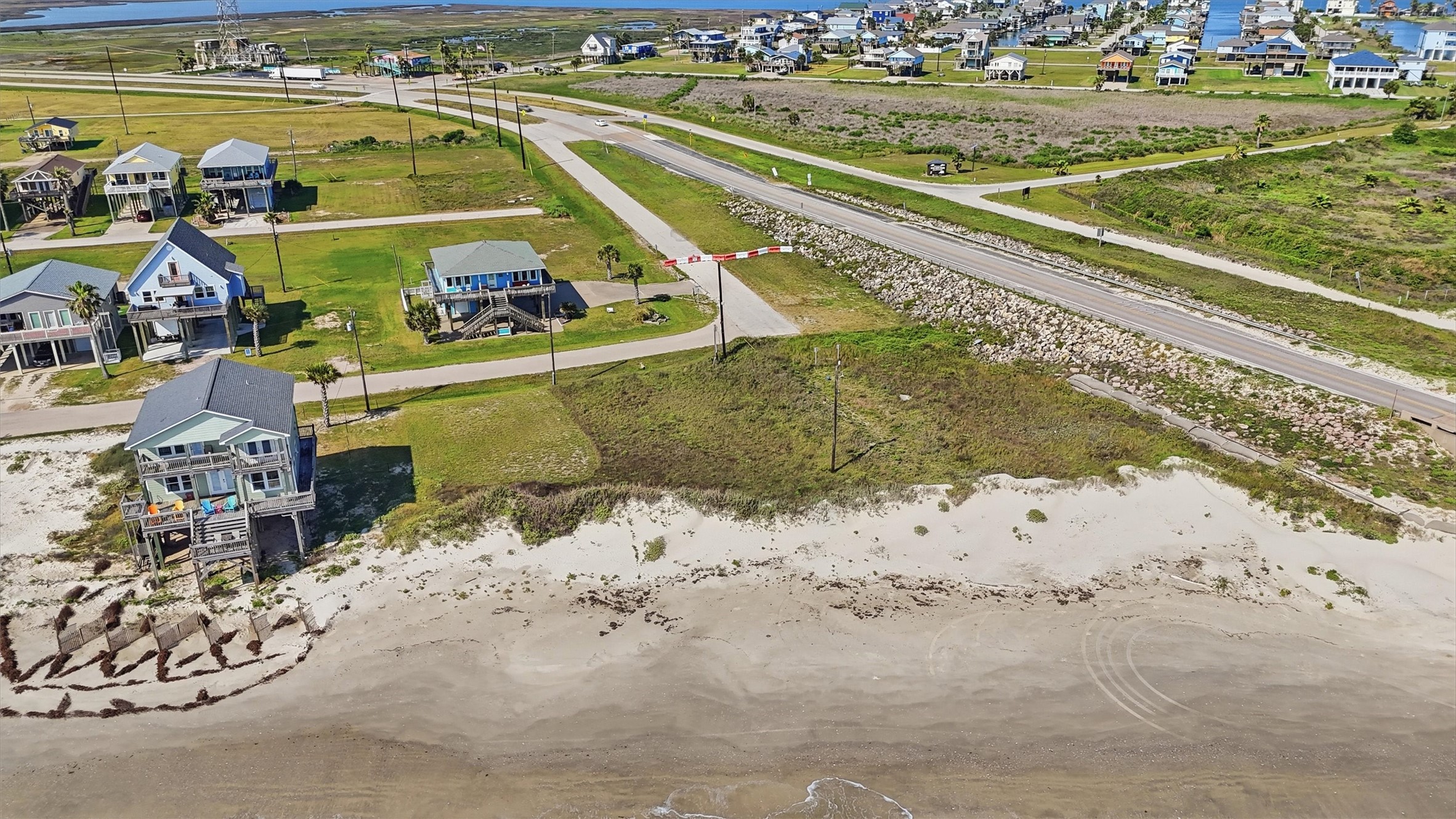 13238 Gulf Beach Dr Property Photo 8