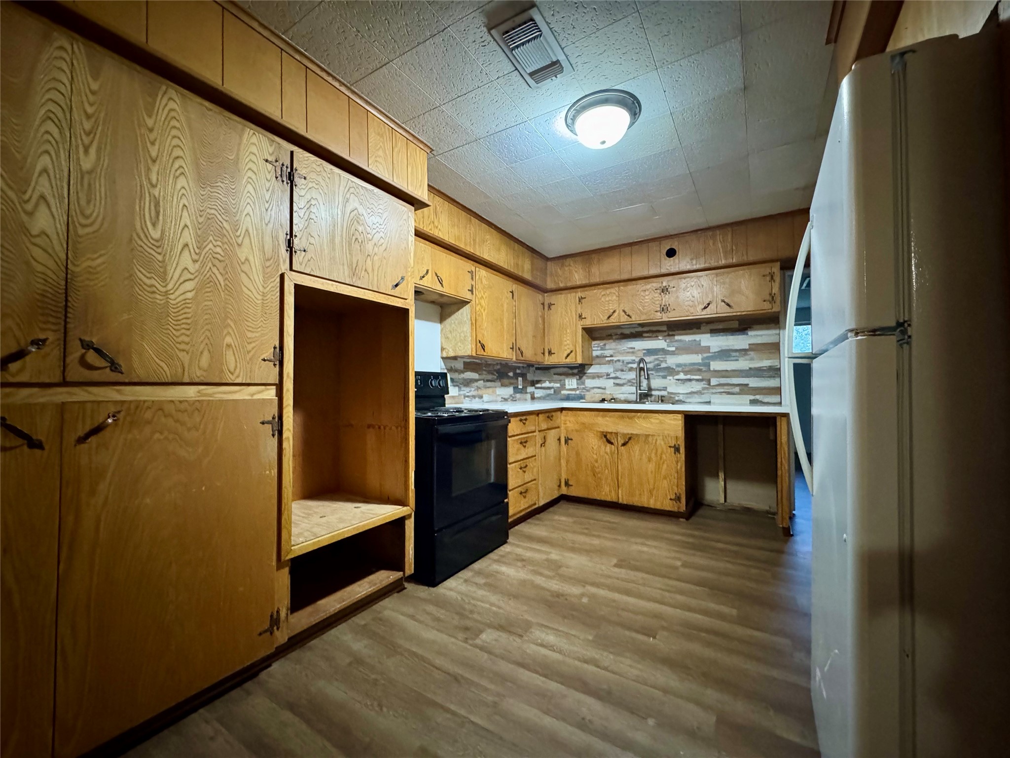 4039 Erby Street A Property Photo 5