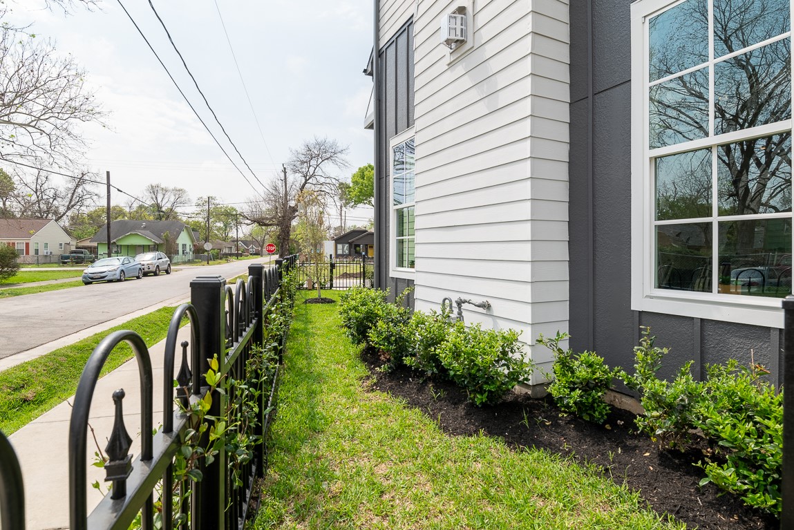 642 Delmar Street Property Photo 8
