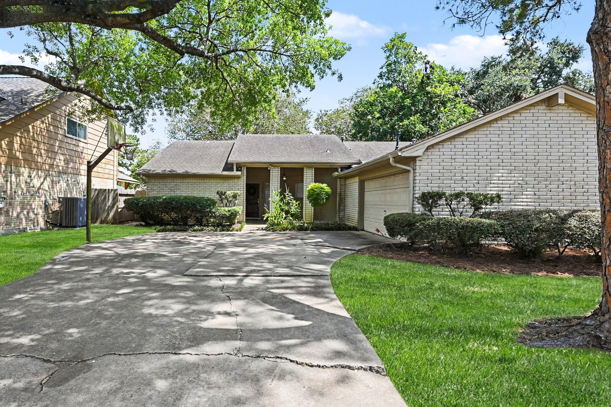 21307 Park Tree Lane Property Photo 3