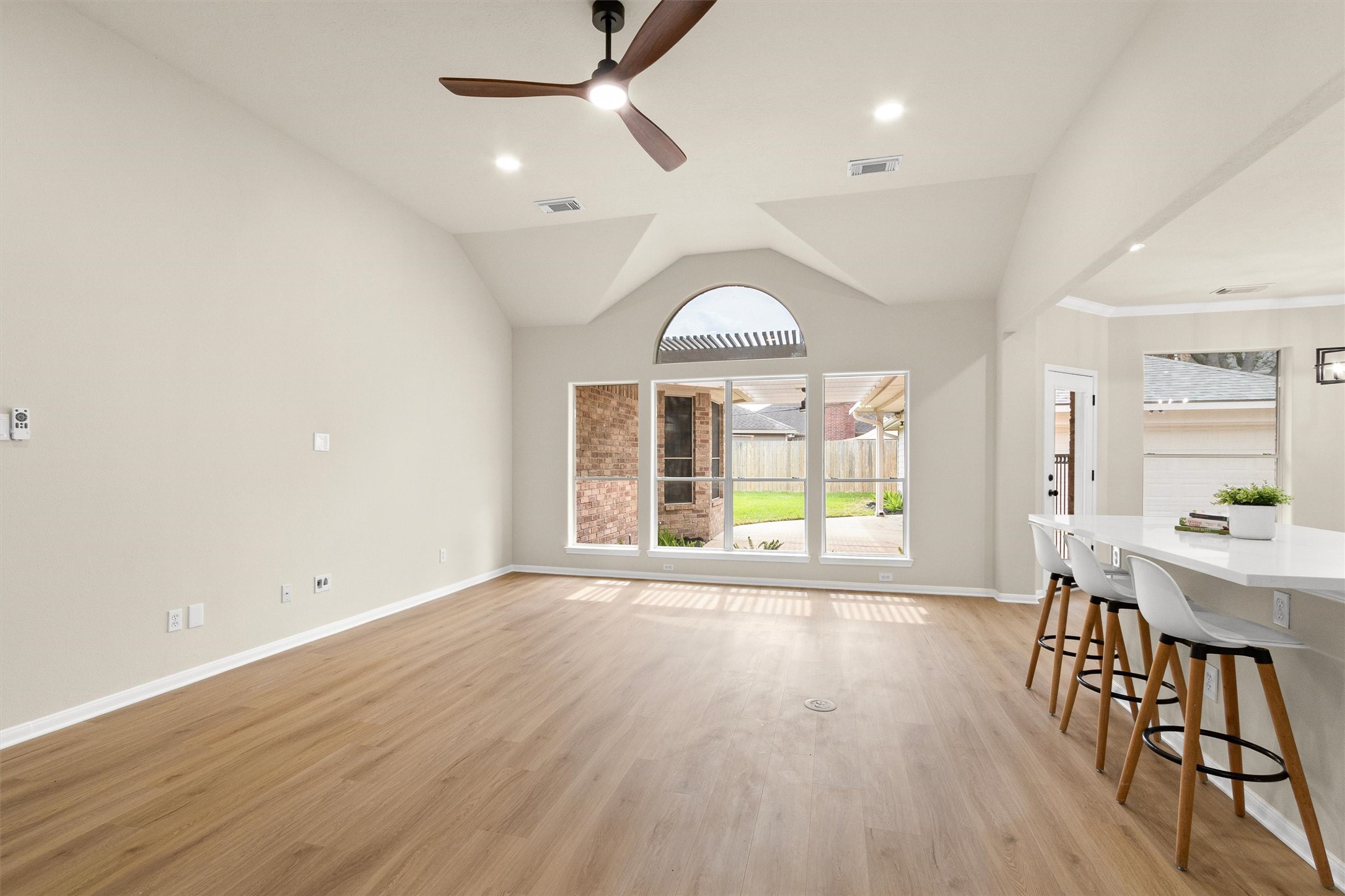 19111 Emory Trail Property Photo 9
