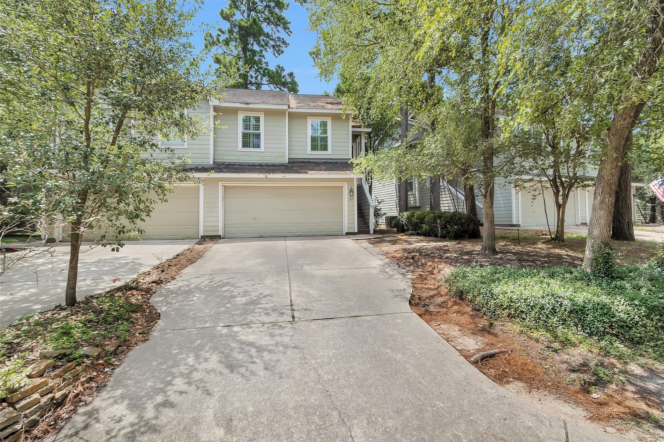 31 N Walden Elms Circle Property Photo 1